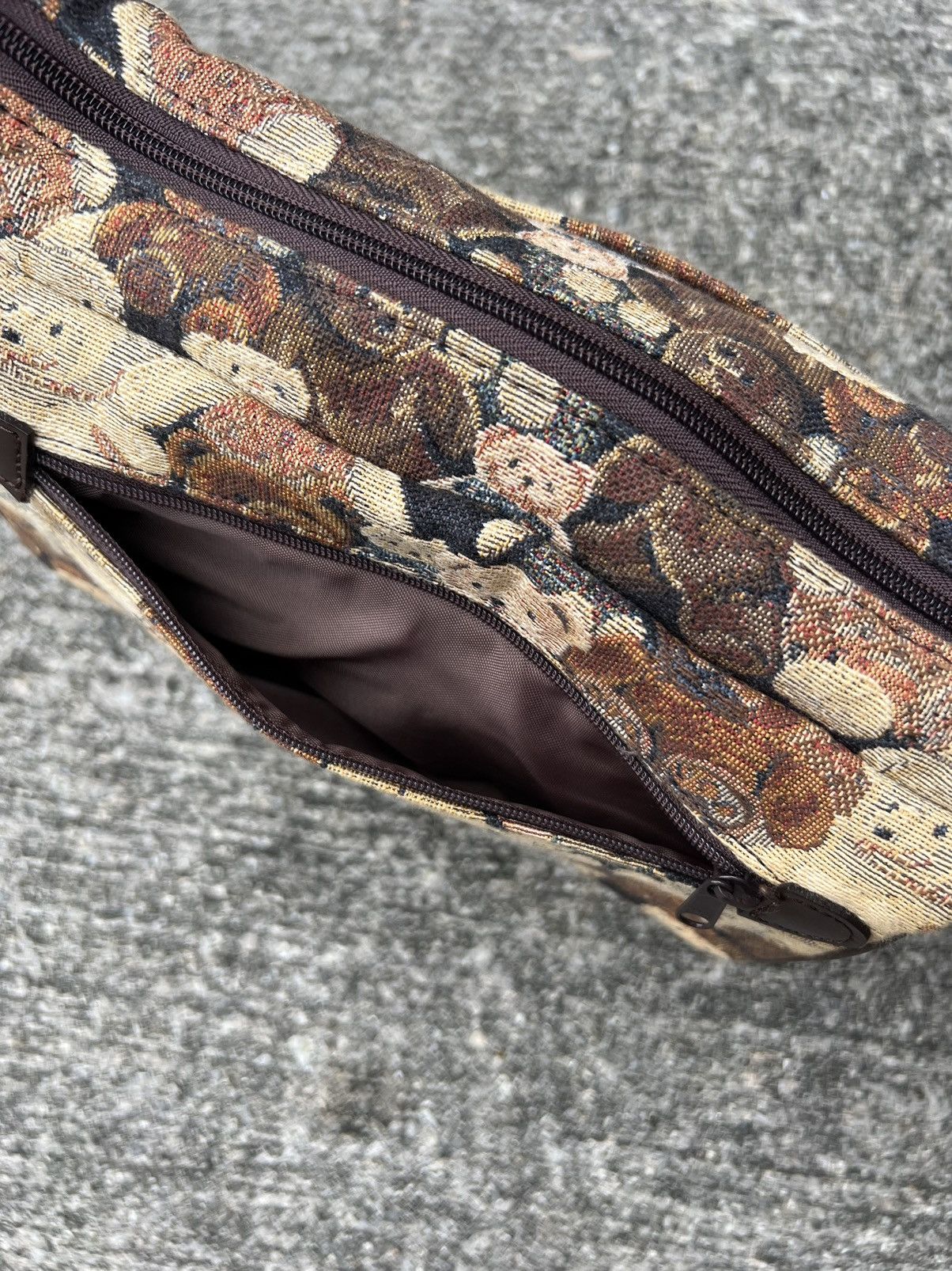 Japanese Brand Vintage Yamatoya Tokyo Ravi Ravi Jacquard Bears Sling Bag Size ONE SIZE - 16 Thumbnail