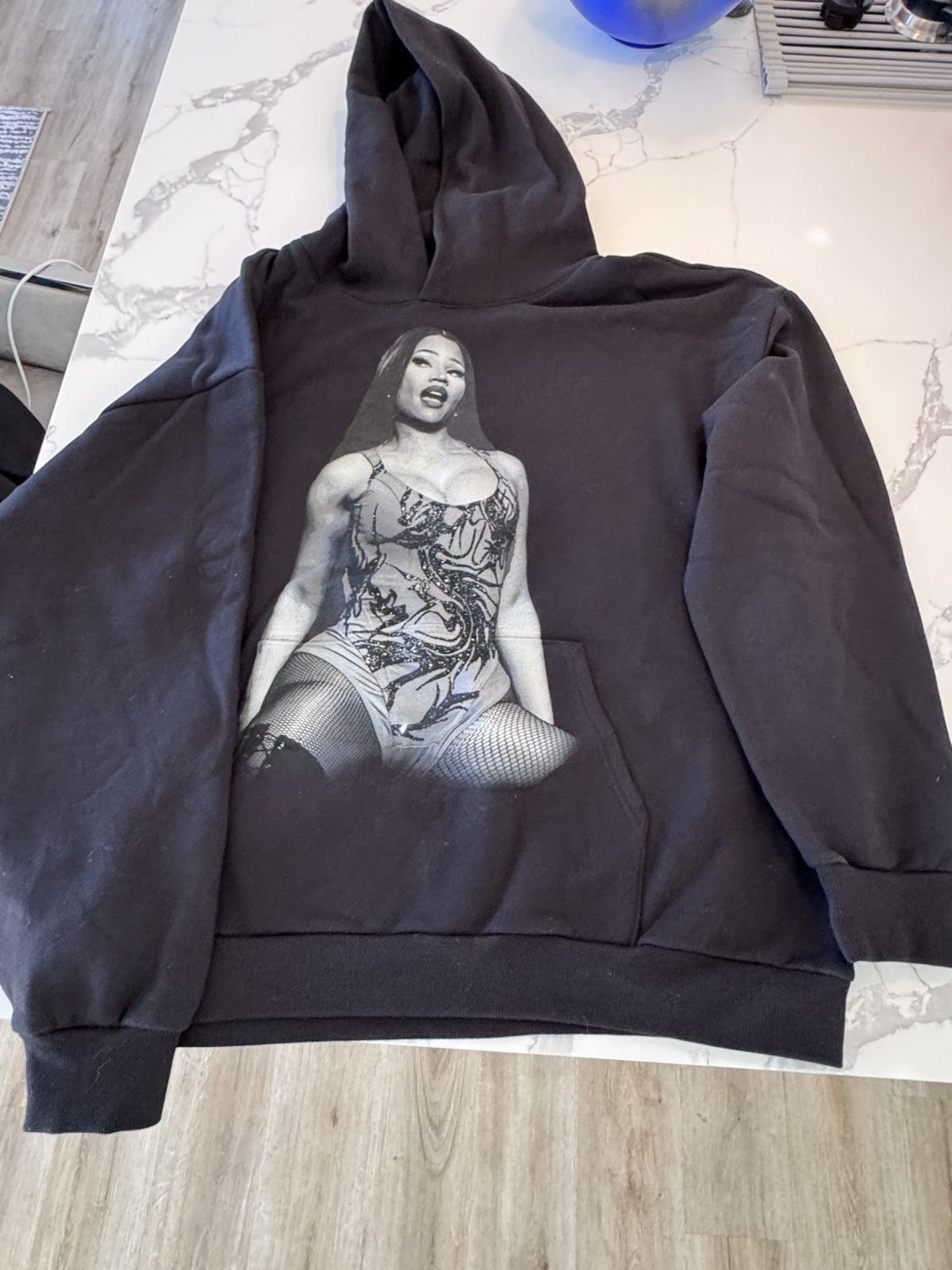 Band Tees Nicki Minaj concert hoodie, pink Friday 2 tour Size US XXL / EU 58 / 5 - 5 Thumbnail