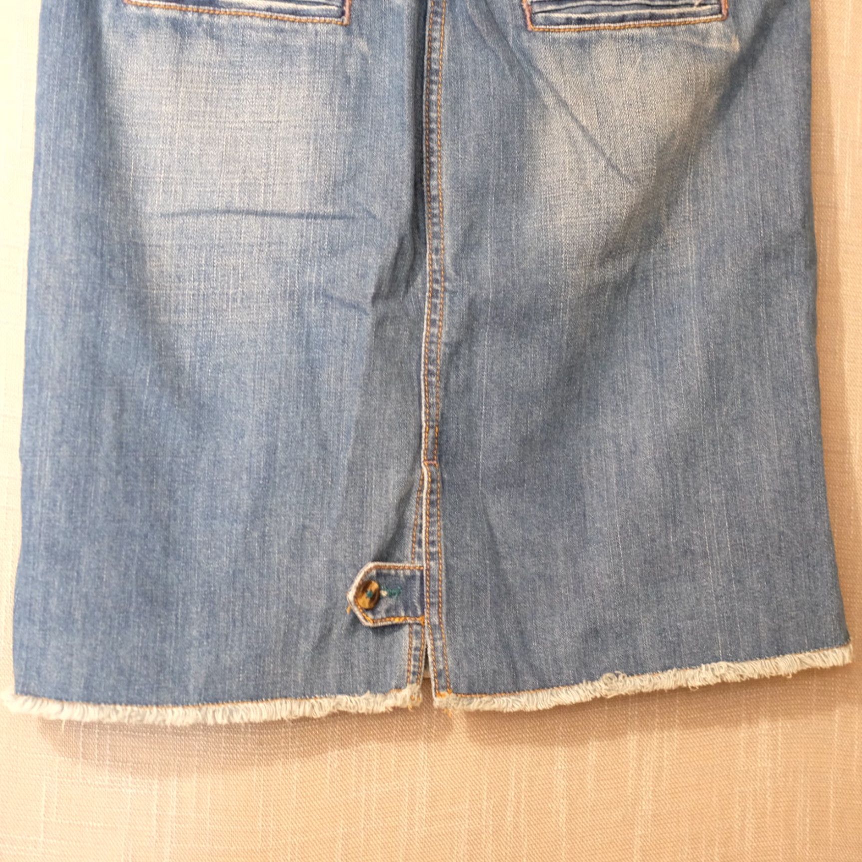 Old Navy Old Navy Denim Skirt Women's Size 4 Above Knee Raw Hem Denim Size 27" / US 4 / IT 40 - 6 Thumbnail