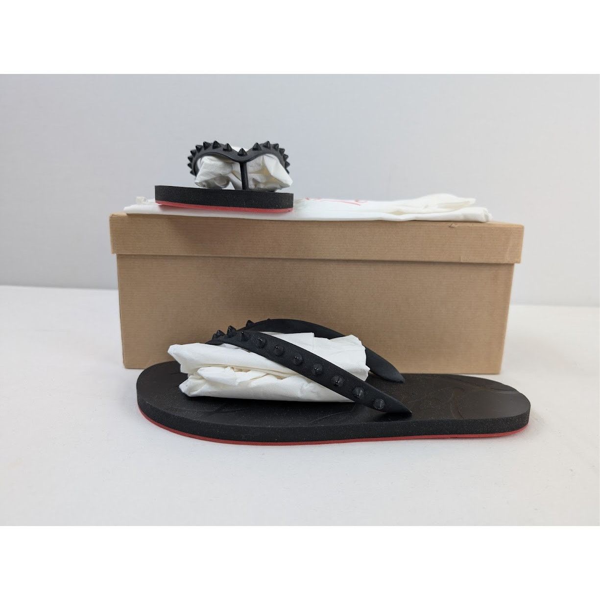Christian Louboutin o1rshd1 Q:2 / Loubi Flip Flat in Black Size US 10 / EU 43 - 17 Thumbnail