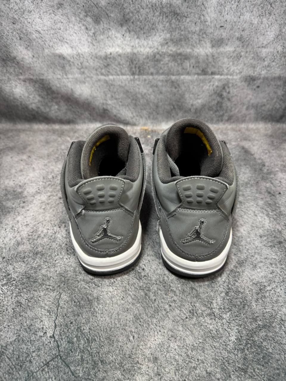 Jordan Brand Size 6.5Y | Jordan 4 Cool Gray No Box | Pre-Owned Size US 6.5 / EU 39-40 - 4 Thumbnail