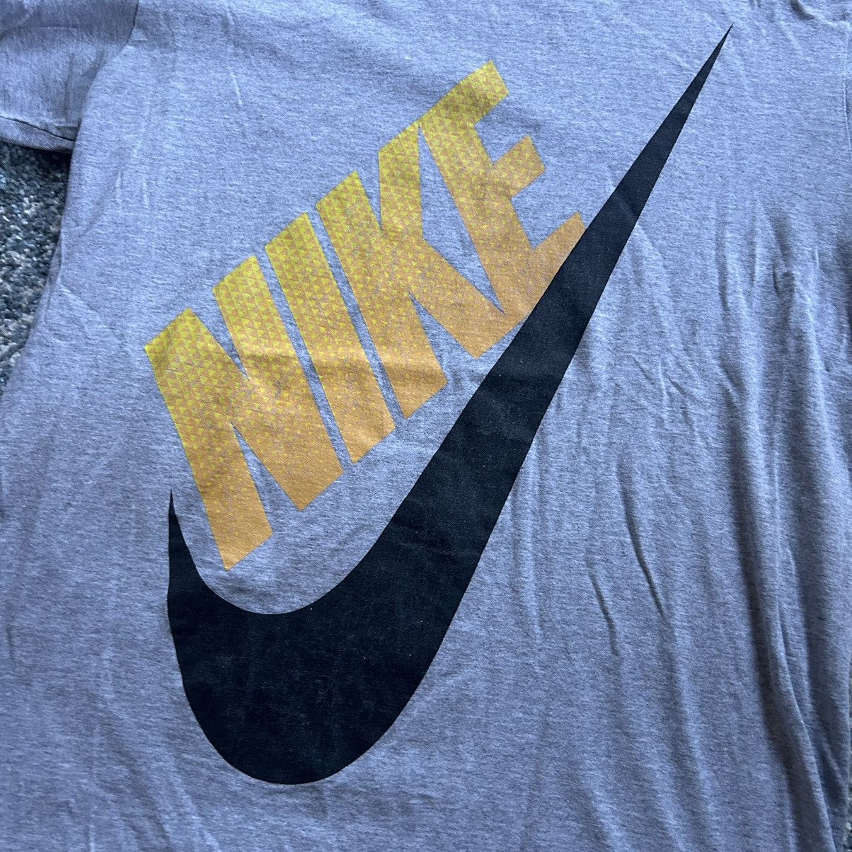 Nike × Vintage MiD 2000’s VERTiCAL SWOOSH GRADiENT TEE YELLOW ORANGE Size US S / EU 44-46 / 1 - 2 Thumbnail