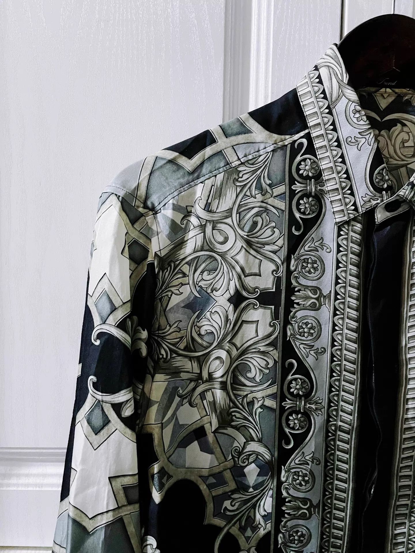 Versace Versace Baroque Ocean Mulberry Silk LS Shirt S 98New Runway Size US S / EU 44-46 / 1 - 5 Thumbnail