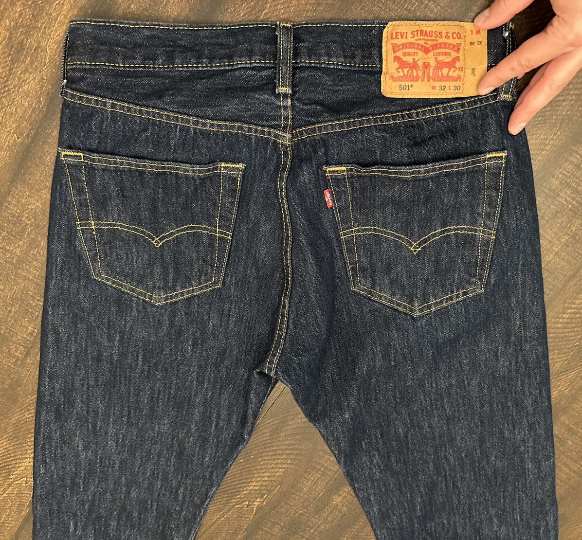 Levi's Levis 501 Jeans Mens 32x29 Straight Leg Button Fly Size US 32 / EU 48 - 2 Thumbnail