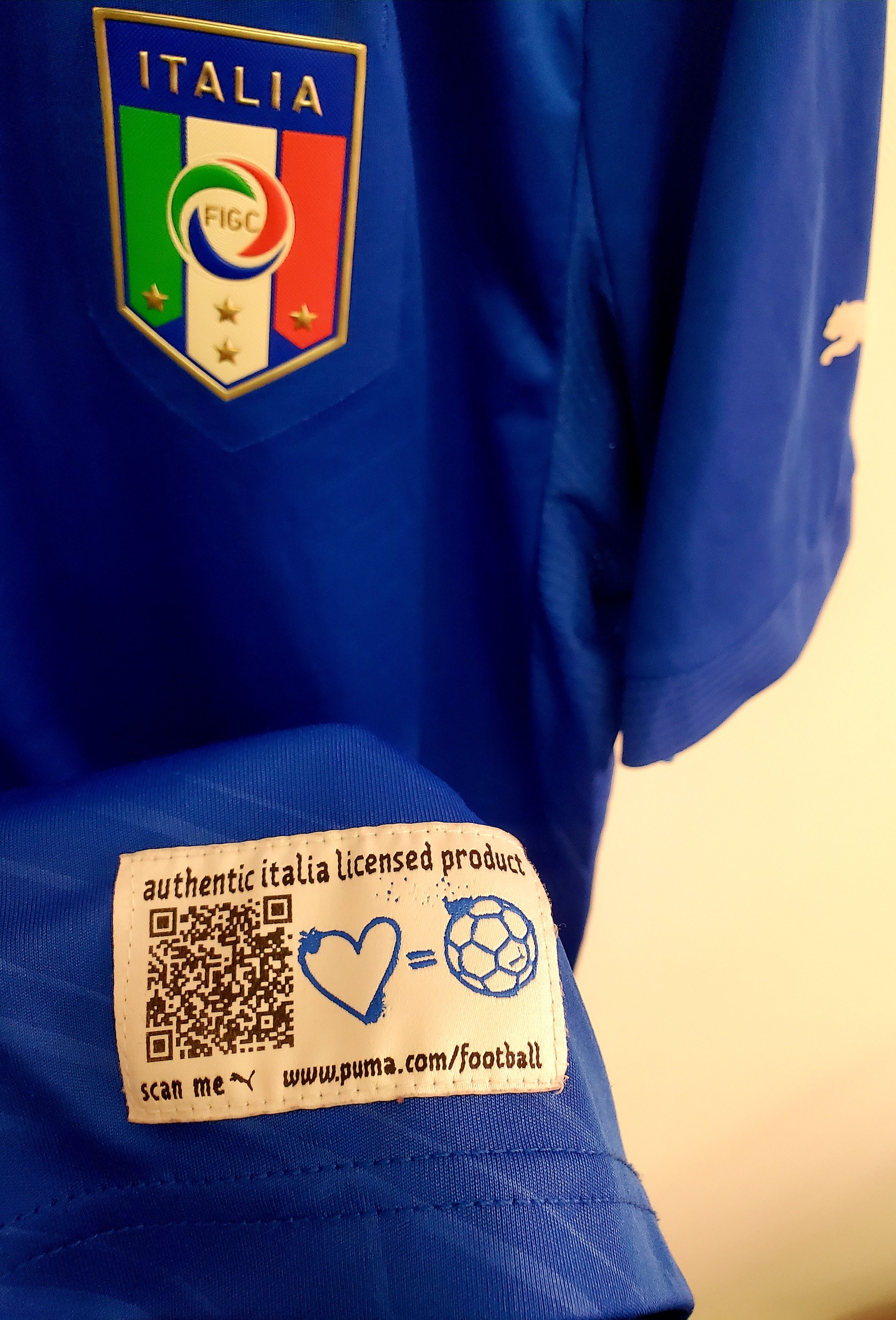 Puma Italy 2011 2012 Home soccer jersey ideal condition size L Size US L / EU 52-54 / 3 - 3 Thumbnail
