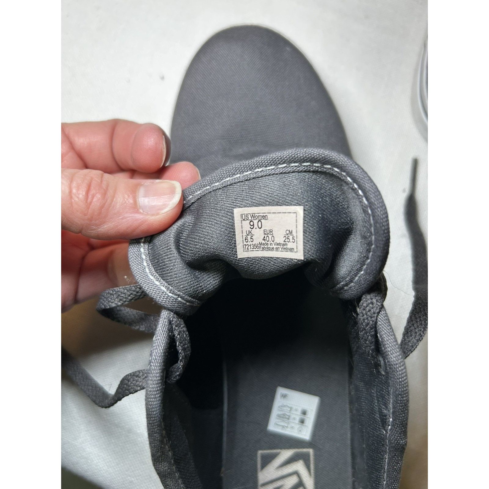 Vans Vans Women 9 Off The Wall Sneakers Gray Canvas Lace Up Round Size US 9 / IT 39 - 8 Thumbnail
