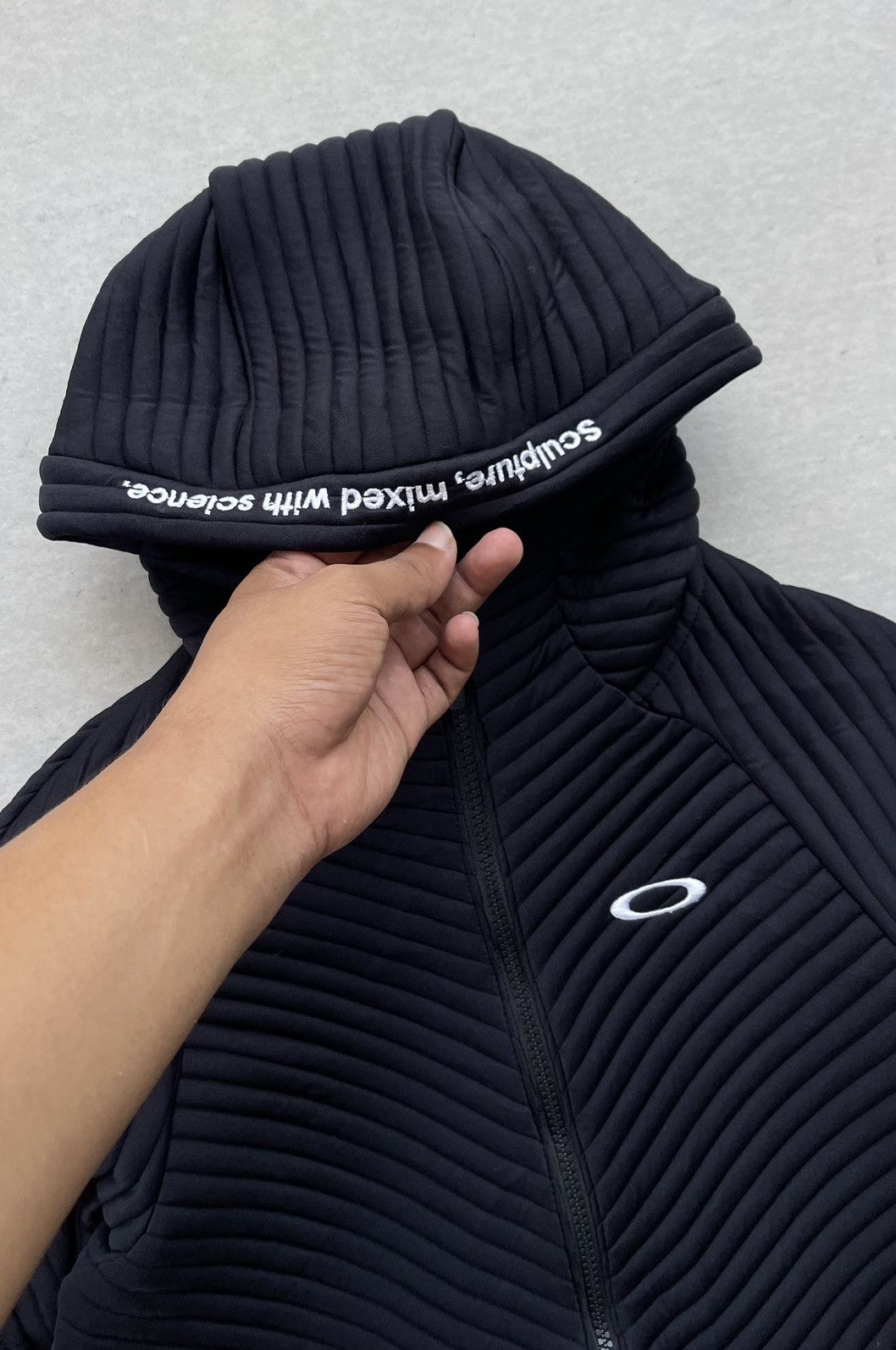 Oakley F/W 2019 OAKLEY MEN'S RIBBED/QUILTED SEAMLESS HOODED JACKET Size US S / EU 44-46 / 1 - 8 Thumbnail