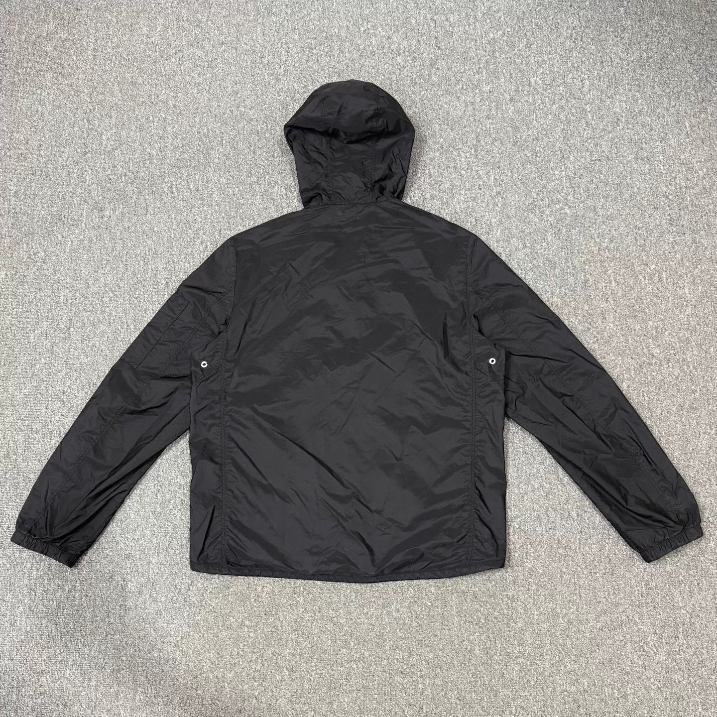Prada Prada black nylon puffer jacket 50 mint Size US M / EU 48-50 / 2 - 2 Thumbnail