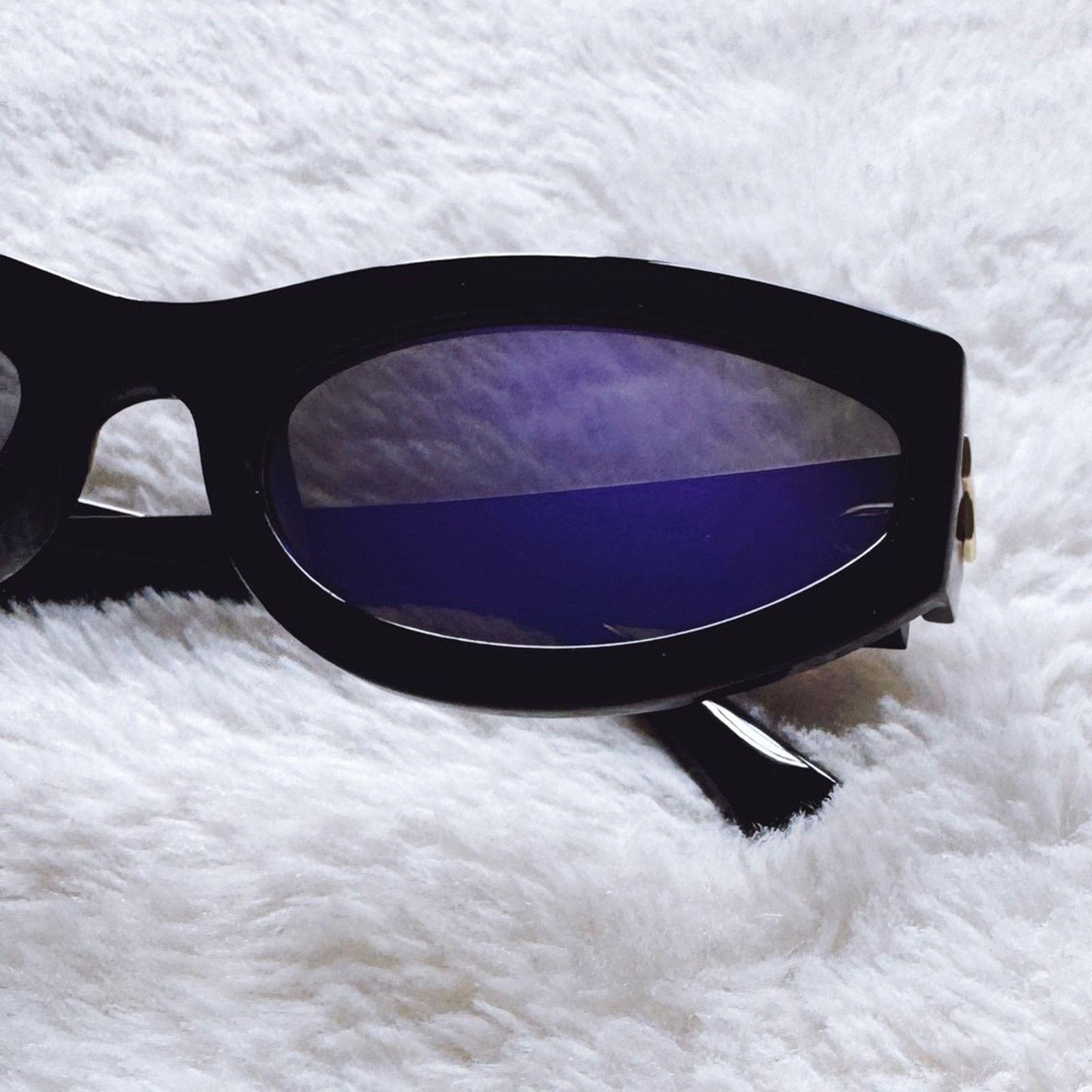 Other Faye Mirrored Purple with Black Rim Sunglasses Size ONE SIZE - 2 Thumbnail