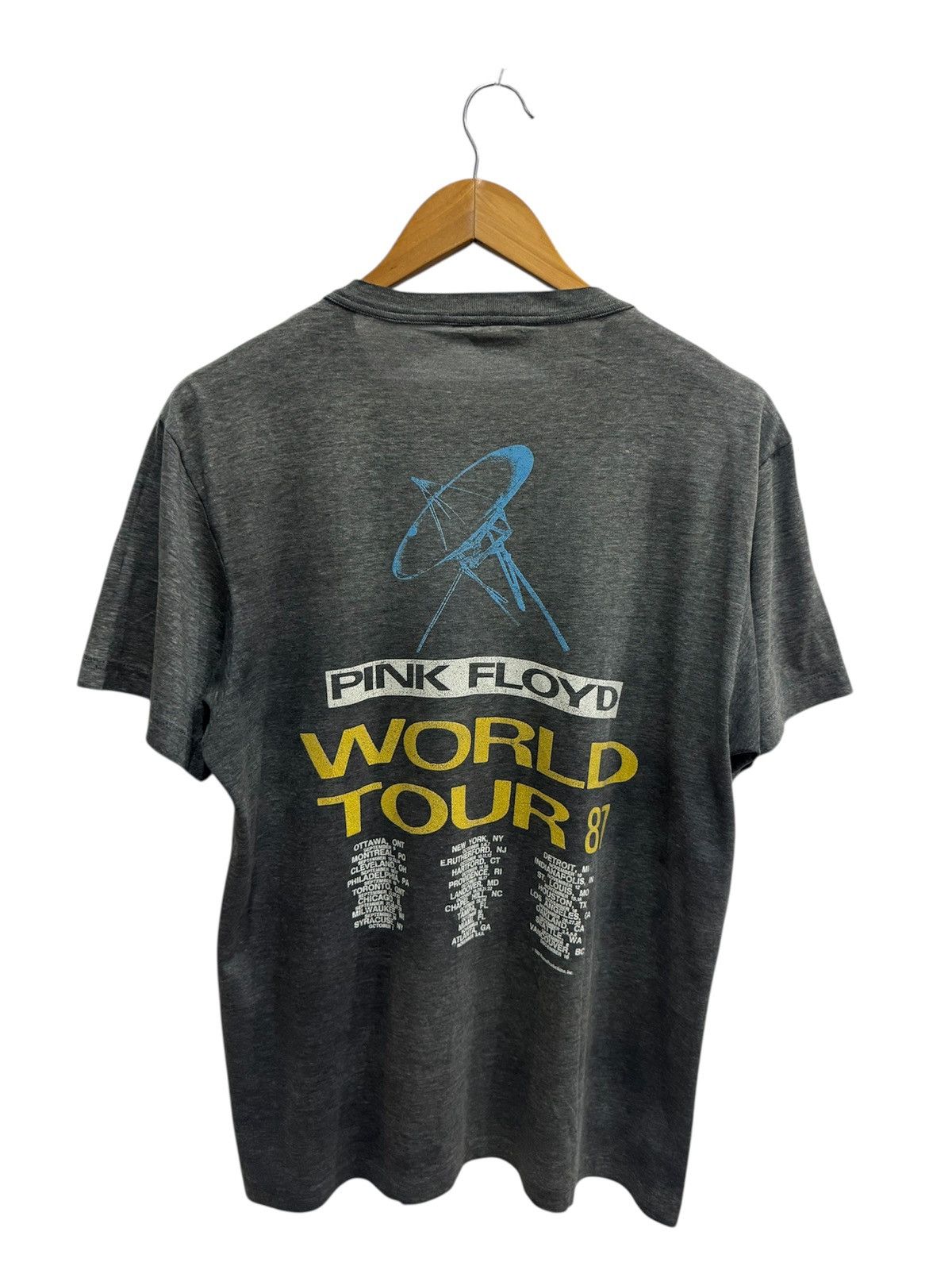 Band Tees × Pink Floyd × Vintage Vintage 80’s Pink Floyd The Wall World Tour Tee Size US L / EU 52-54 / 3 - 2 Thumbnail