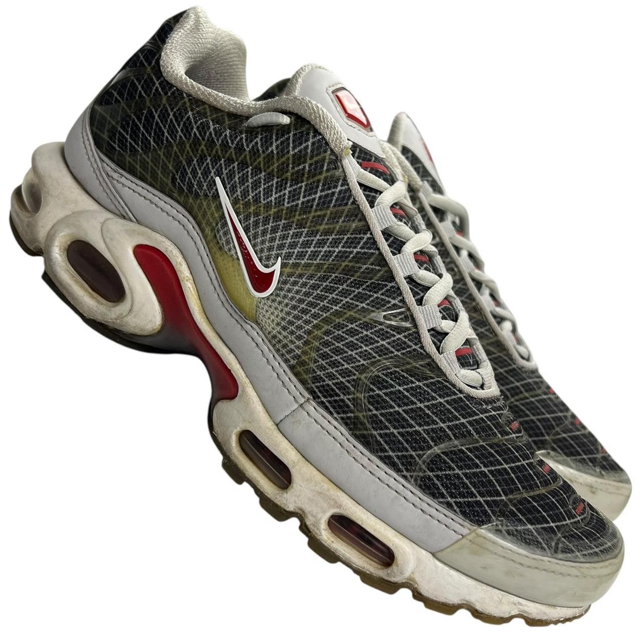 Nike Nike Air Max Plus TN Wave Grid Neutral Grey - US 8.5 / EU 42 Size US 8.5 / EU 41-42 - 1 Thumbnail