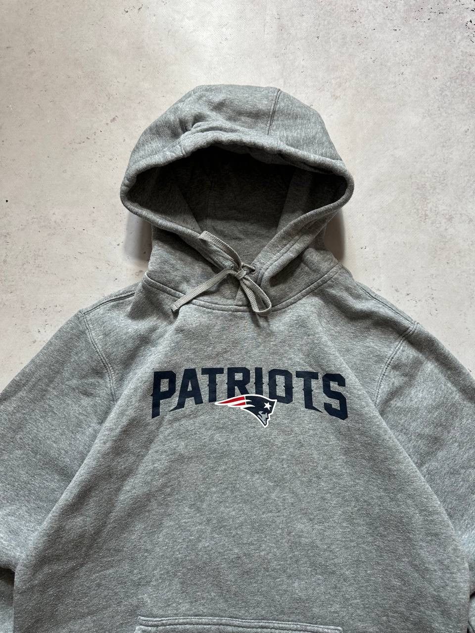 Nike × Vintage Vintage Nike Patriots Swoosh Boxy Hoodie Y2K M Size US M / EU 48-50 / 2 - 2 Thumbnail