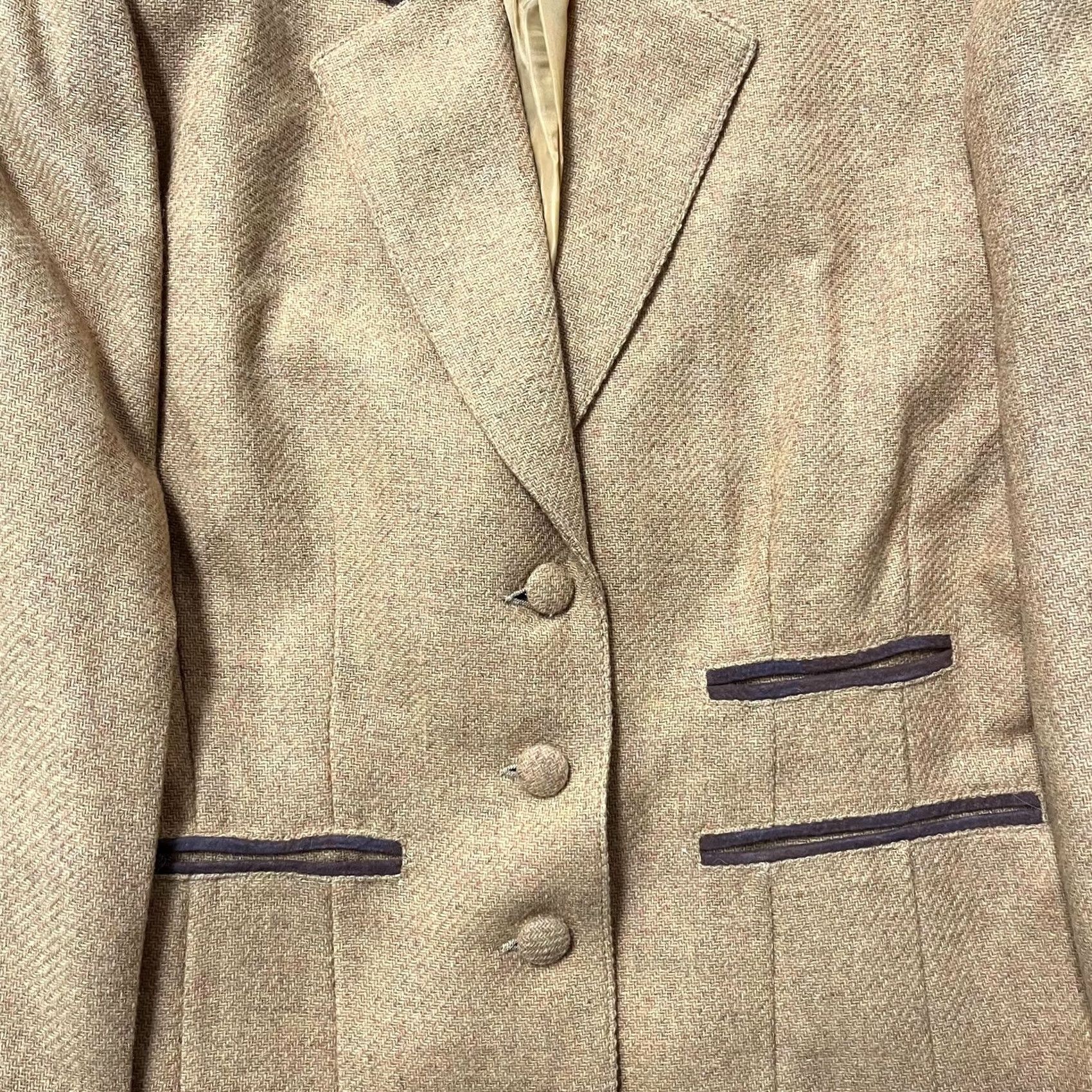 Vintage VINTAGE 90s Blazer Womens 10 Yellow Tweed Wool Blend Notch Lapel Suede Trim Tailored Single-Breasted Size L / US 10 / IT 46 - 2 Thumbnail