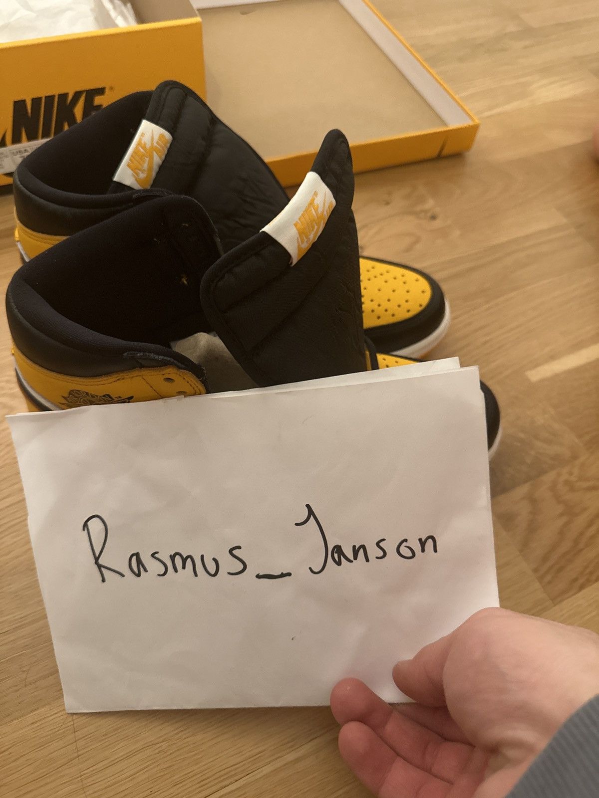 Jordan Brand × Nike Jordan 1 Taxi Size US 7.5 / EU 40-41 - 2 Thumbnail
