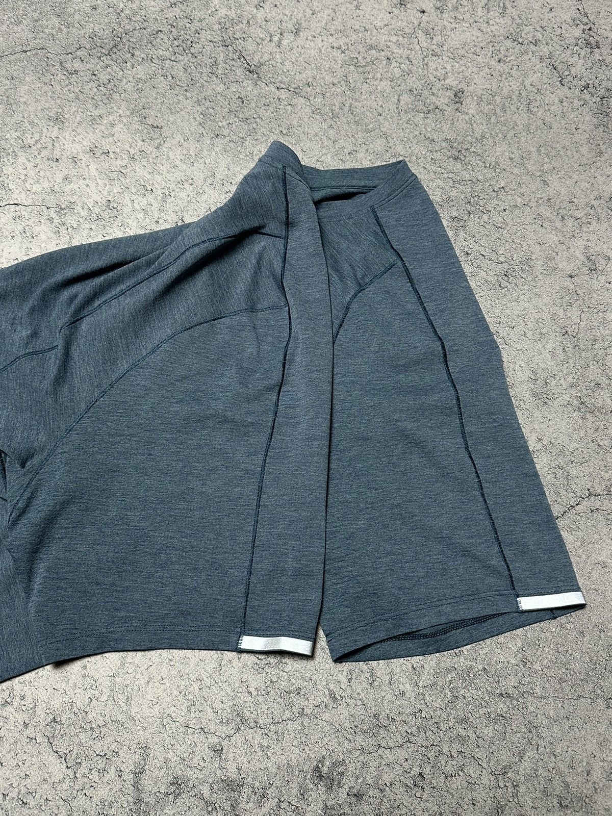Arc'teryx Arcteryx Cormac Crew Reflective Logo T-Shirt Size US M / EU 48-50 / 2 - 7 Thumbnail