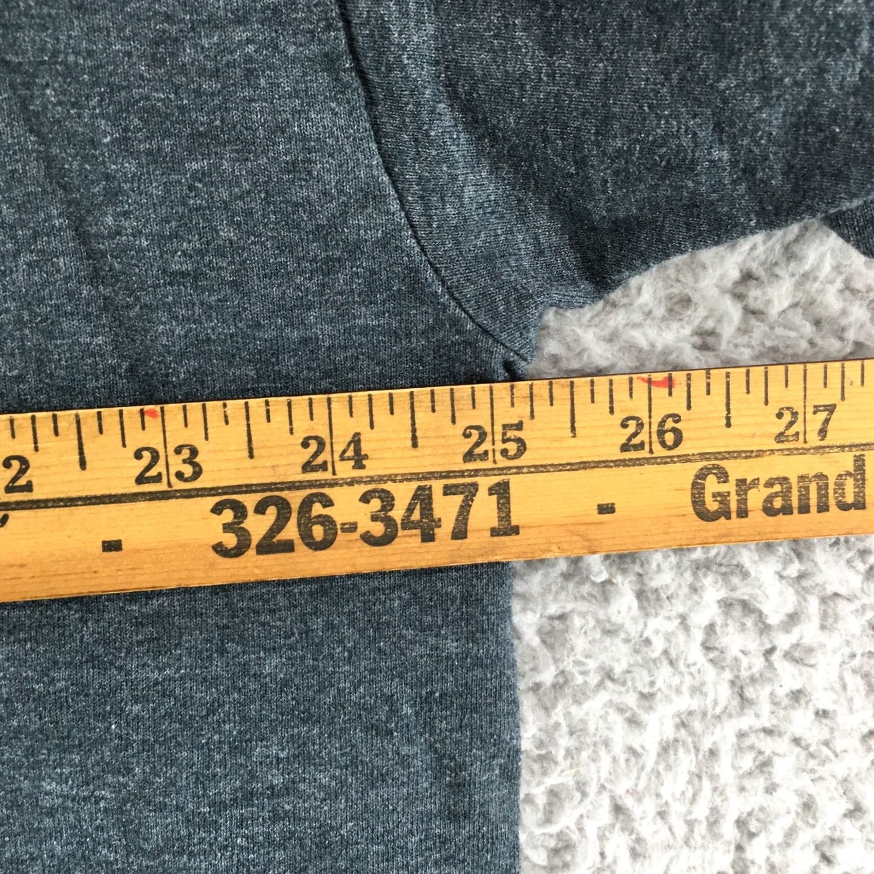 Gildan Gildan Shirt Mens 2XL Gray Chicago Kind Town Tee Grey Graphic Print Casual Size US XXL / EU 58 / 5 - 4 Thumbnail