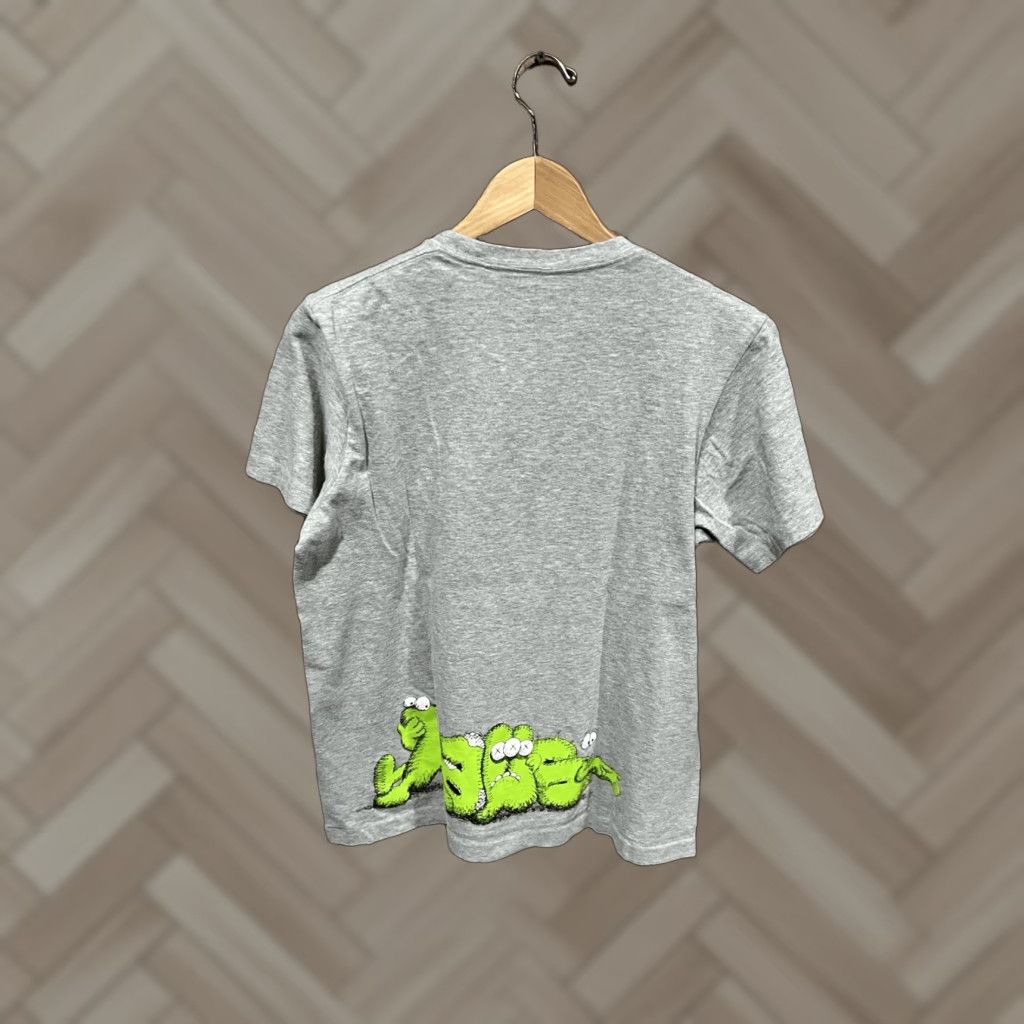 Kaws Kaws x Uniqlo Womens Gray Short Sleeve Graphic T-shirt Size Medium Size M / US 6-8 / IT 42-44 - 1 Thumbnail