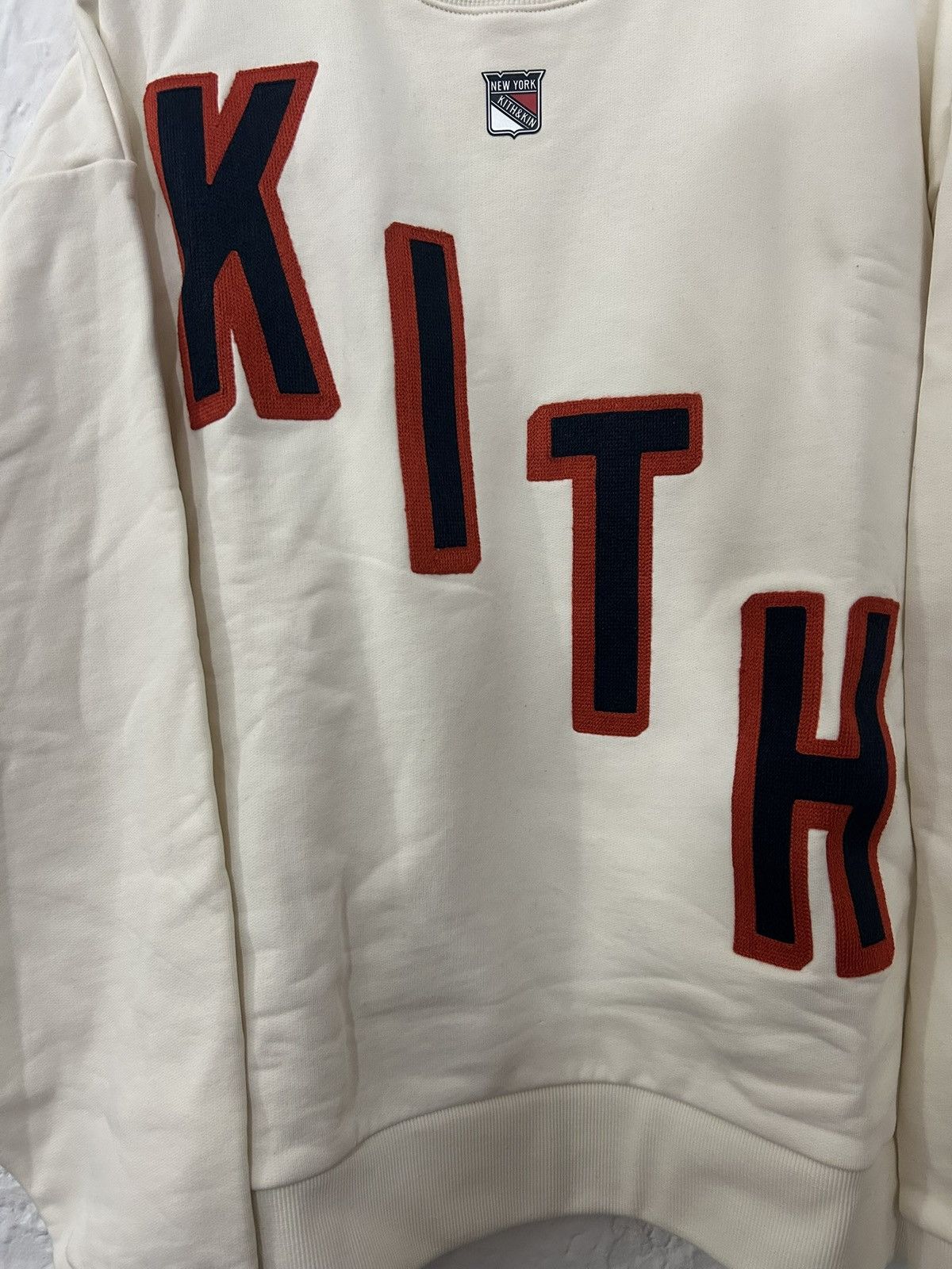 Kith × NHL Kith for the New York Rangers Skewed Nelson Crewneck Size US L / EU 52-54 / 3 - 4 Thumbnail