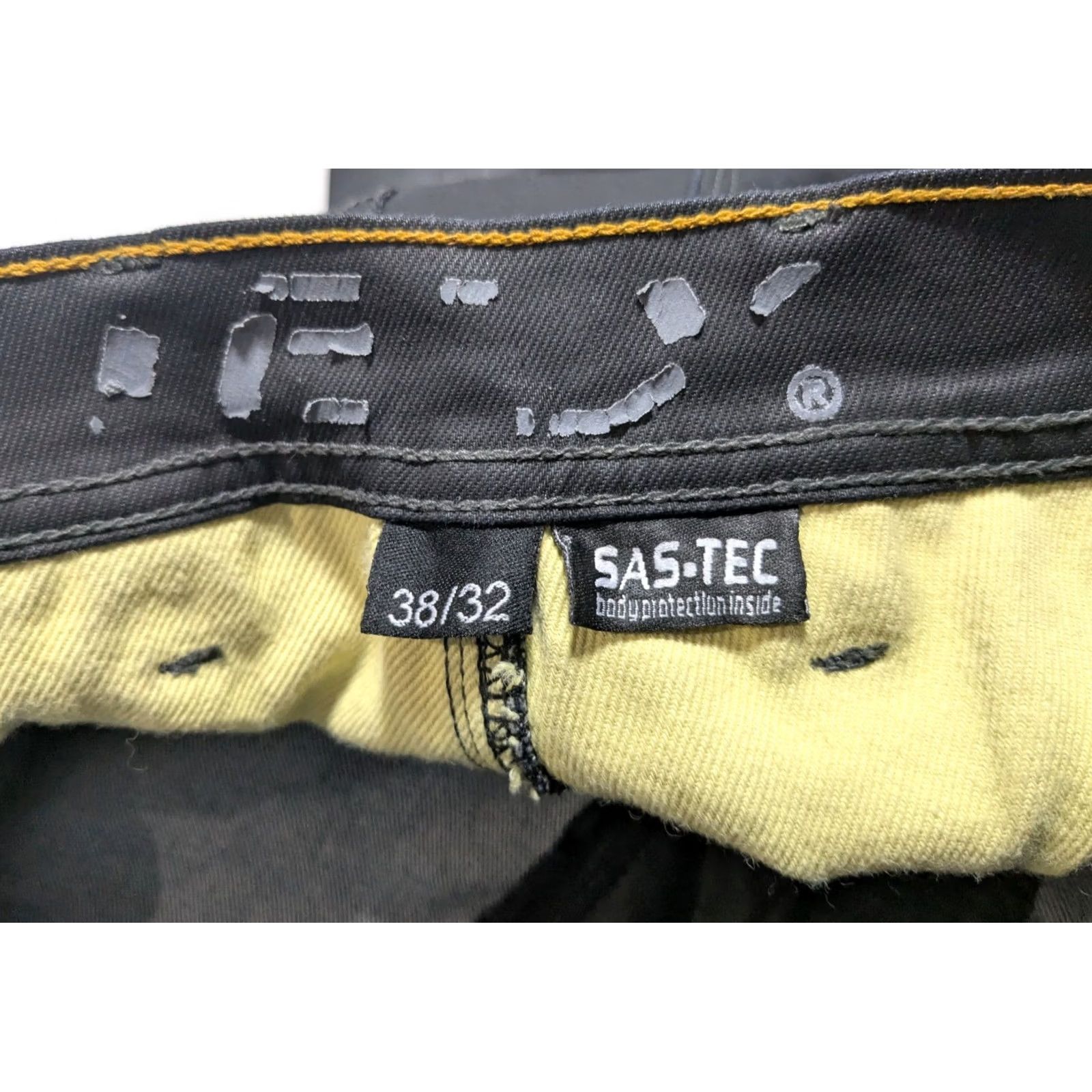 SAS REAX 610 Jeans - Men 38X32 Protective Denim SAS TEC Motorcycle Black EUC Slim Straight 5-Pocket Lined Cotton Spandex Rotary Zipper Pocket Mens Size US 38 / EU 54 - 4 Thumbnail
