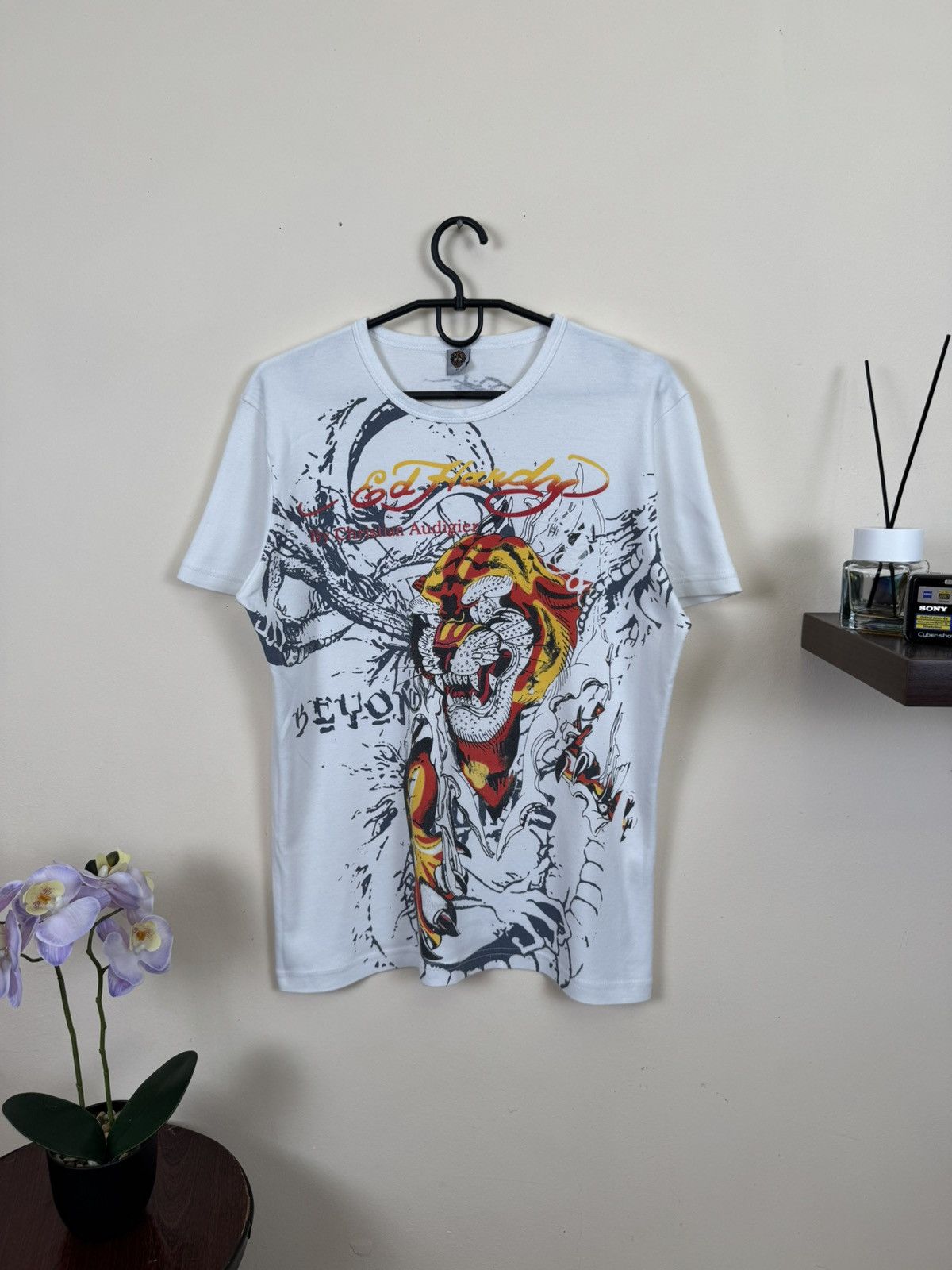 Ed Hardy Vintage Ed Hardy T shirt Tiger Snake Tattoo Y2K L White Size US L / EU 52-54 / 3 - 1 Thumbnail