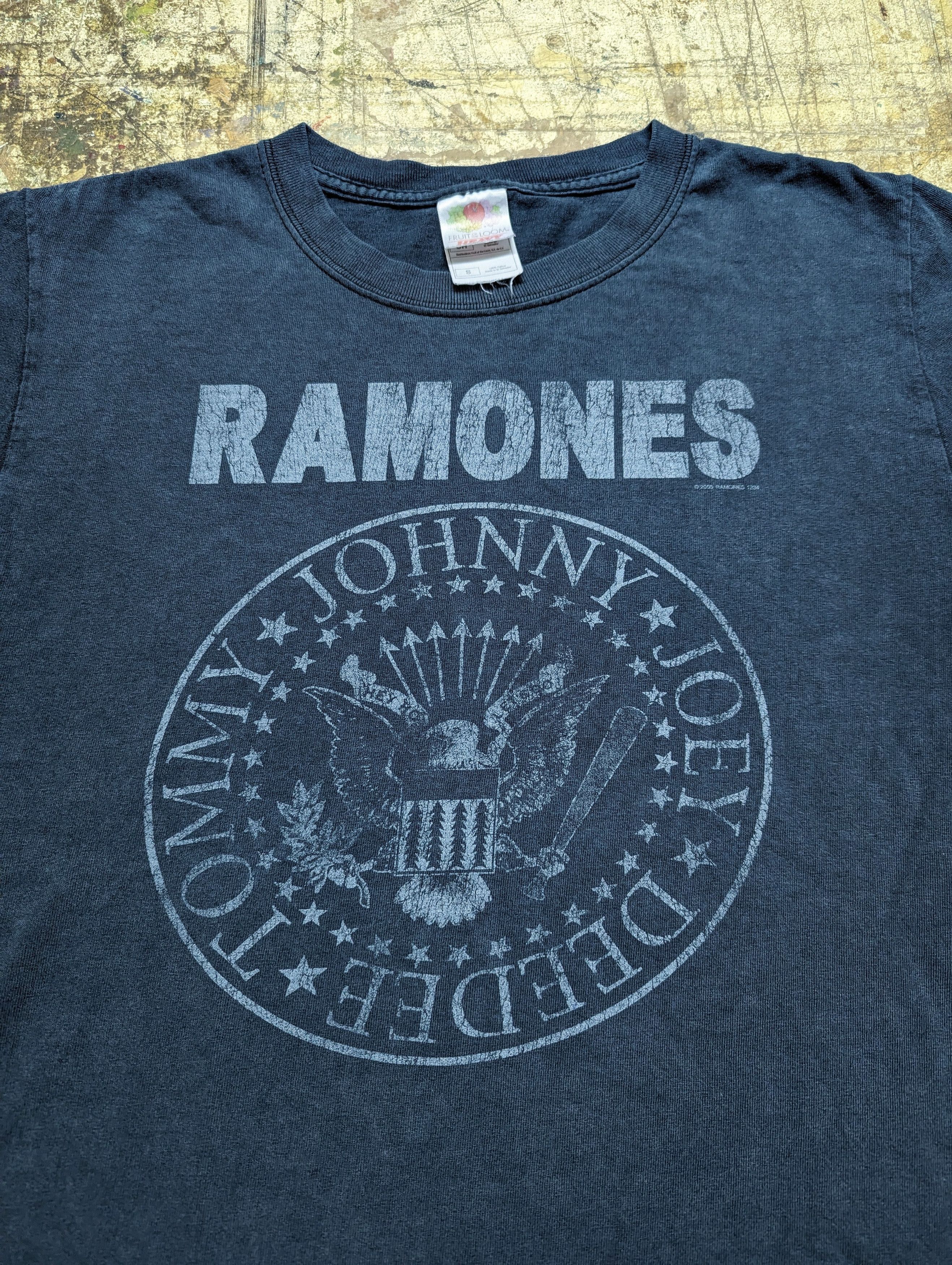 Band Tees 2005 Ramones "Hey Ho Let's Go" T Shirt Size US S / EU 44-46 / 1 - 1 Thumbnail