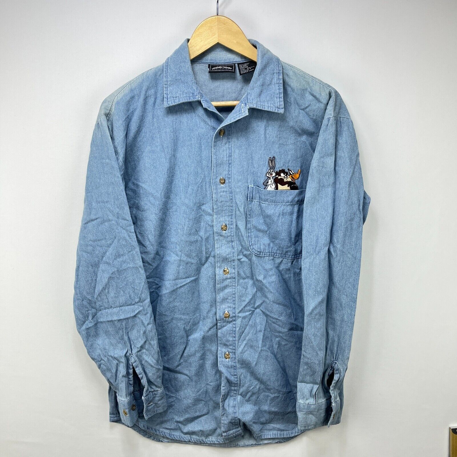 Vintage Vintage 90s Looney Tunes Bugs Button-Up Shirt Small Faded Size US S / EU 44-46 / 1 - 1 Thumbnail