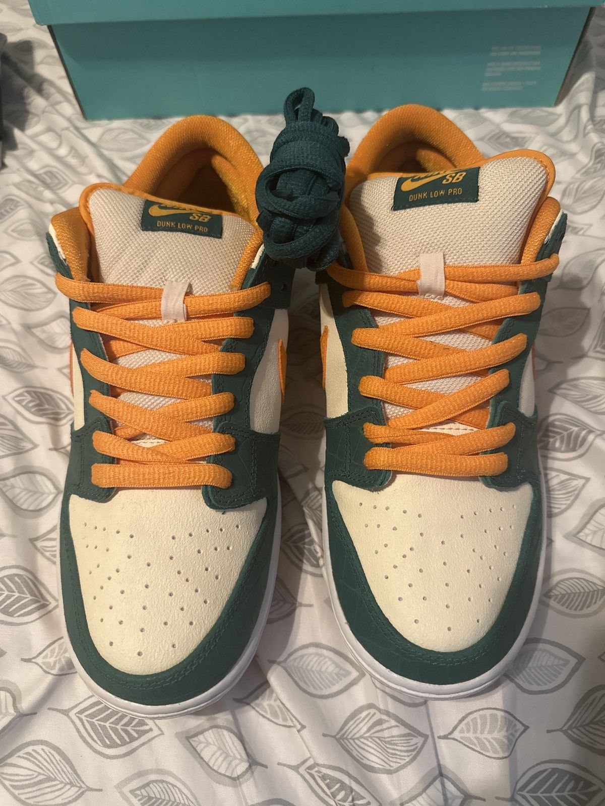 Nike SB Legion Pine/Kumquat-Flat Opal Vert / Ten Or Beige Size US 9 / EU 42 - 3 Thumbnail