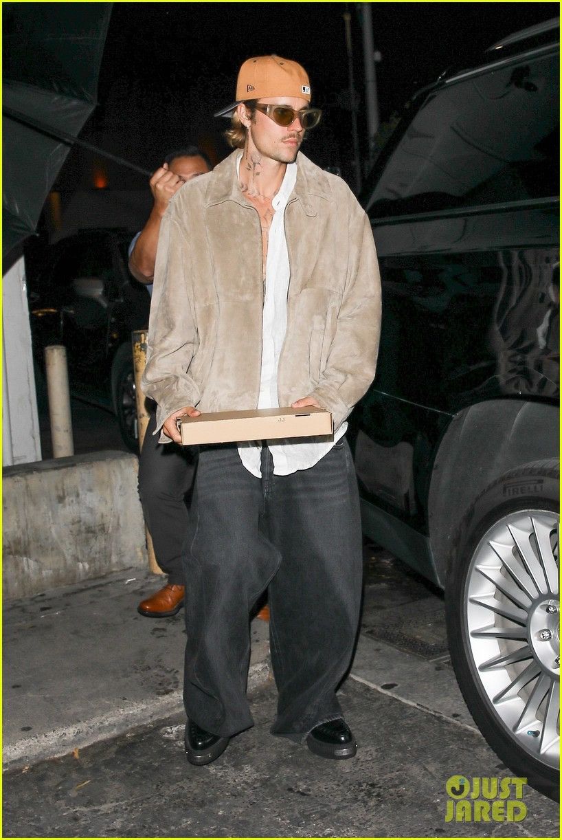 The Row The Row Ronan Suede Calfskin Leather Biege Bomber Jacket Size US M / EU 48-50 / 2 - 19 Thumbnail