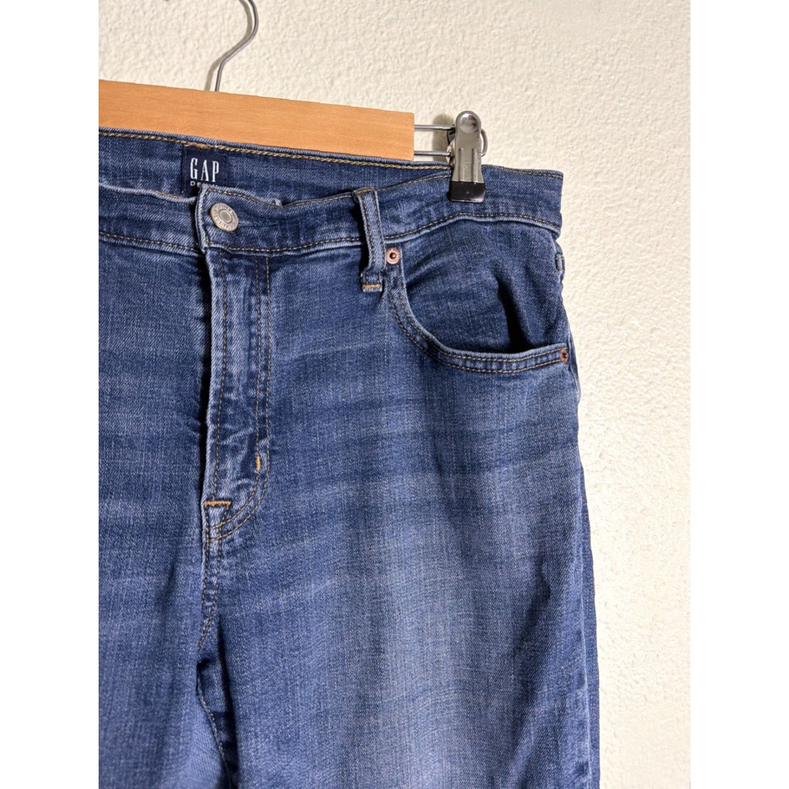 Gap Gap Girlfriend Jeans Medium Wash Women’s Size 10 Straight 32x29 Size 32" / US 10 / IT 46 - 5 Thumbnail