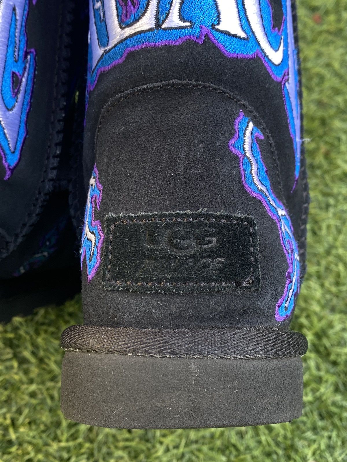 Ugg Palace x Ugg Lightning Embroidery Boots Black Size US 4 / IT 34 - 5 Thumbnail