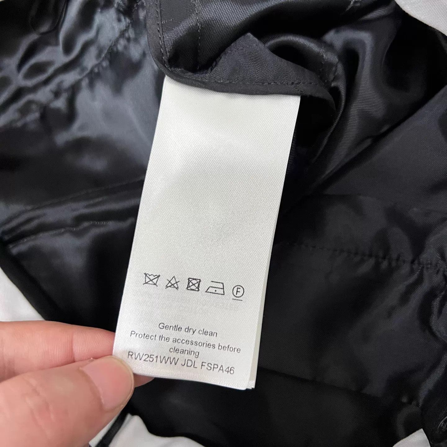 Louis Vuitton Lv Monogram Small Leather Tag Wide Leg Trousers Size 36 NWT Size 26" / US 2 / IT 38 - 6 Thumbnail