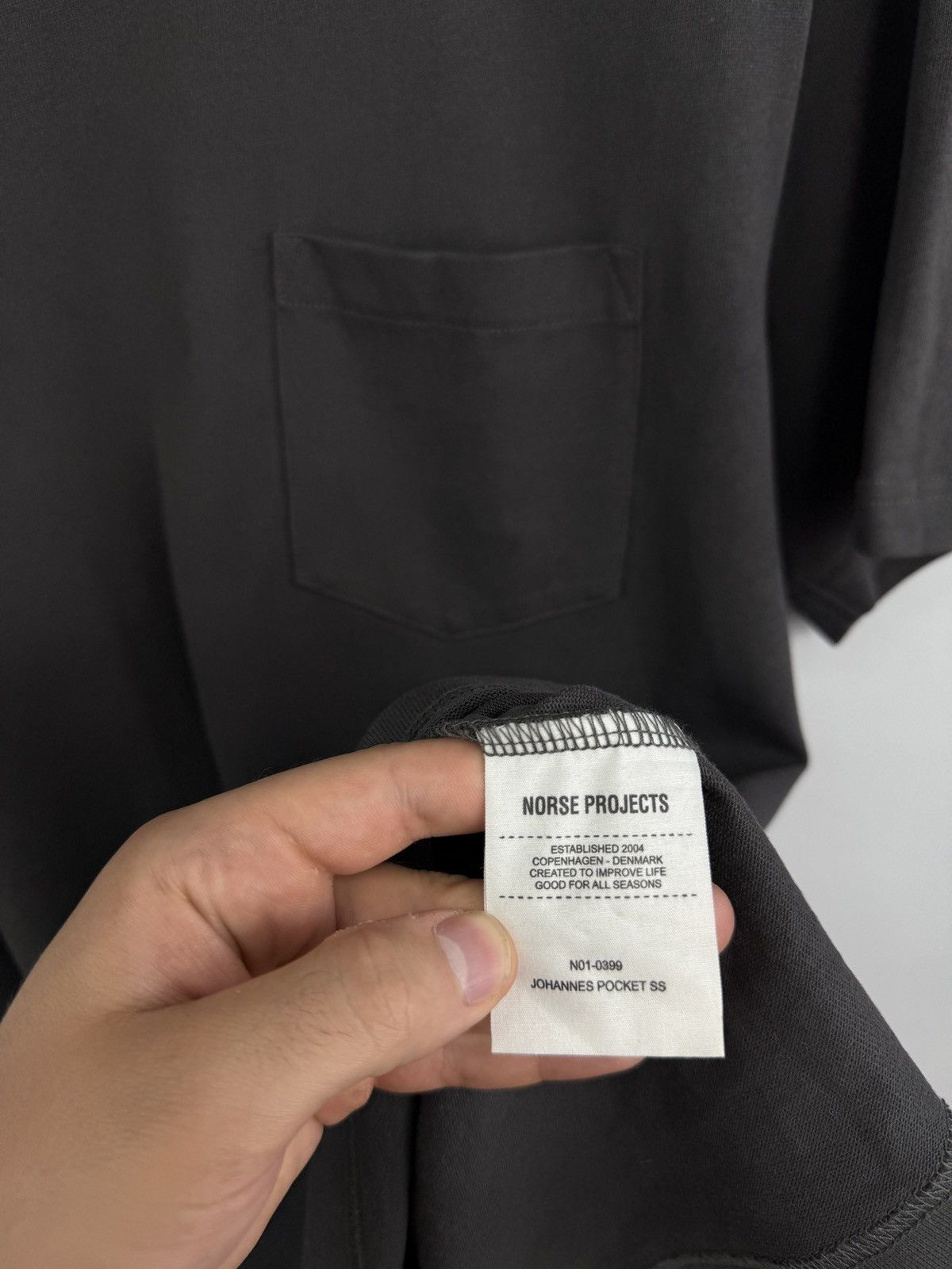Norse Projects 🇩🇰 Norse Projects Johannes Pocket SS T-Shirt Size US L / EU 52-54 / 3 - 9 Thumbnail