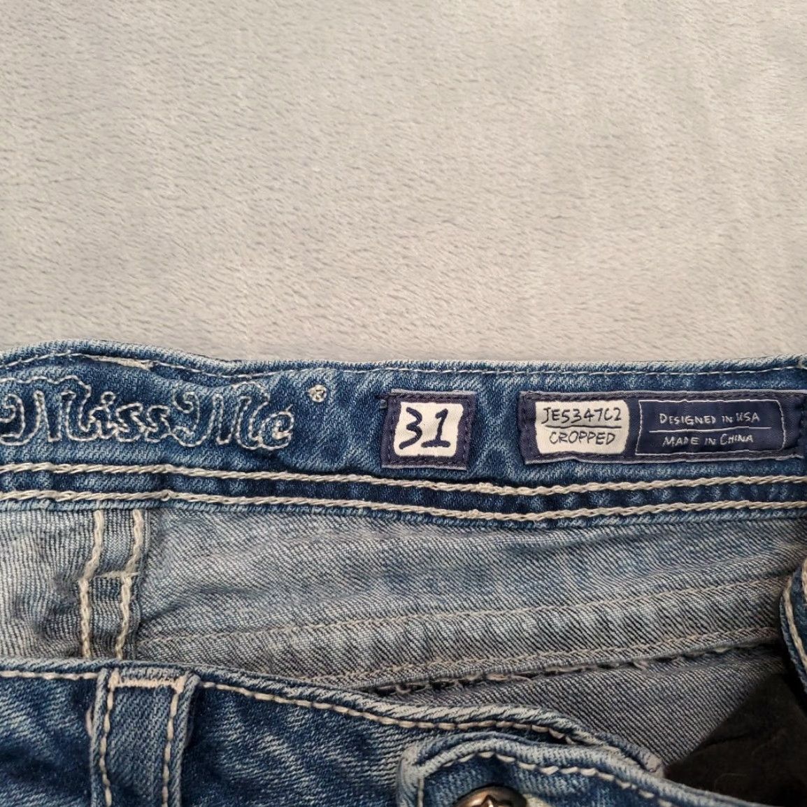 Miss Me Miss Me Jeans Womens 31 Blue Denim Thick Stitch Cropped Cowboy Buckle JE5347C2 Jeans 5-Pocket Denim Blue Womens 90s USA Buckle Belt Loops Size 24" / US 00 / IT 34 - 4 Thumbnail