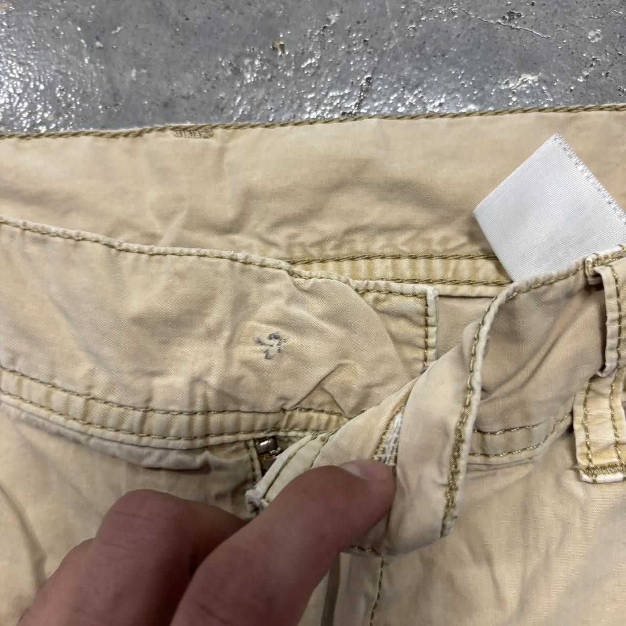 True Religion × Vintage Crazy Vintage Y2K/2000s Grunge Light Khaki True Religion Summer Cargo Shorts! Size US 34 / EU 50 - 5 Thumbnail