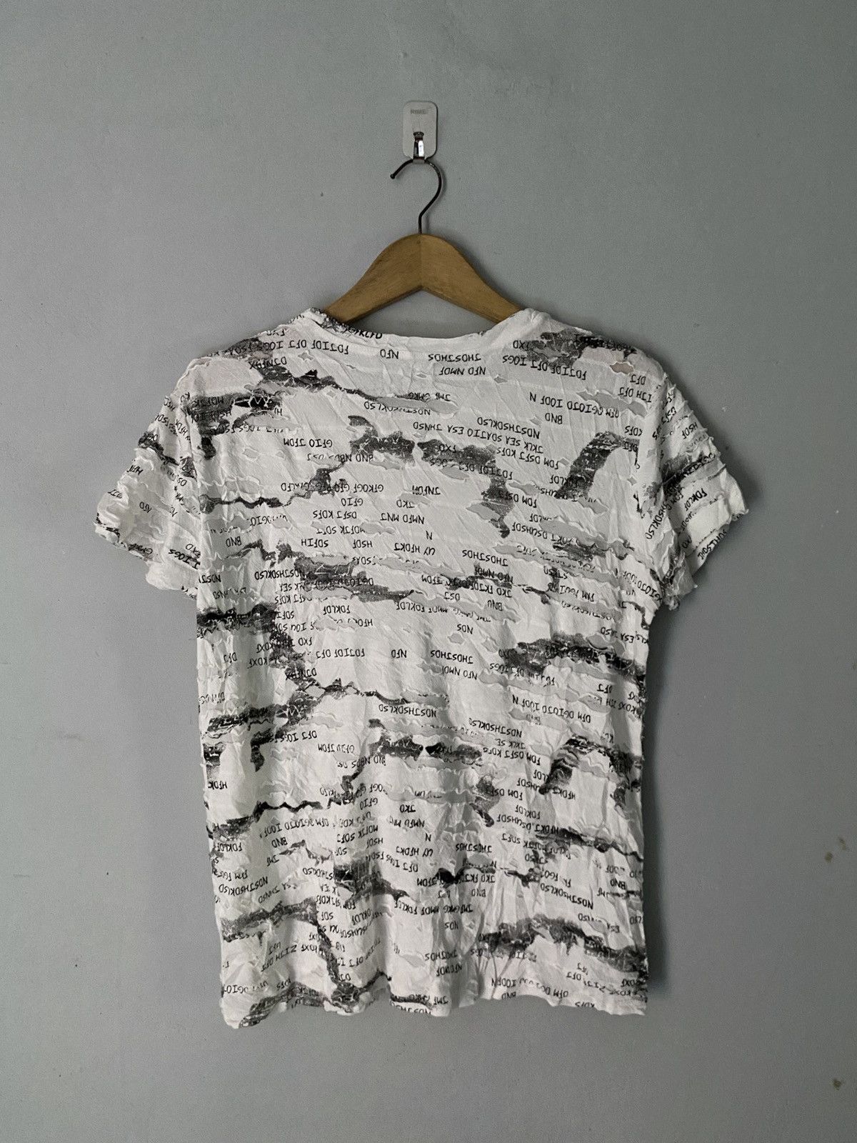 If Six Was Nine × Japanese Brand × Le Grande Bleu (L.G.B.) Vintage unknwn distressed tee Size US M / EU 48-50 / 2 - 2 Thumbnail