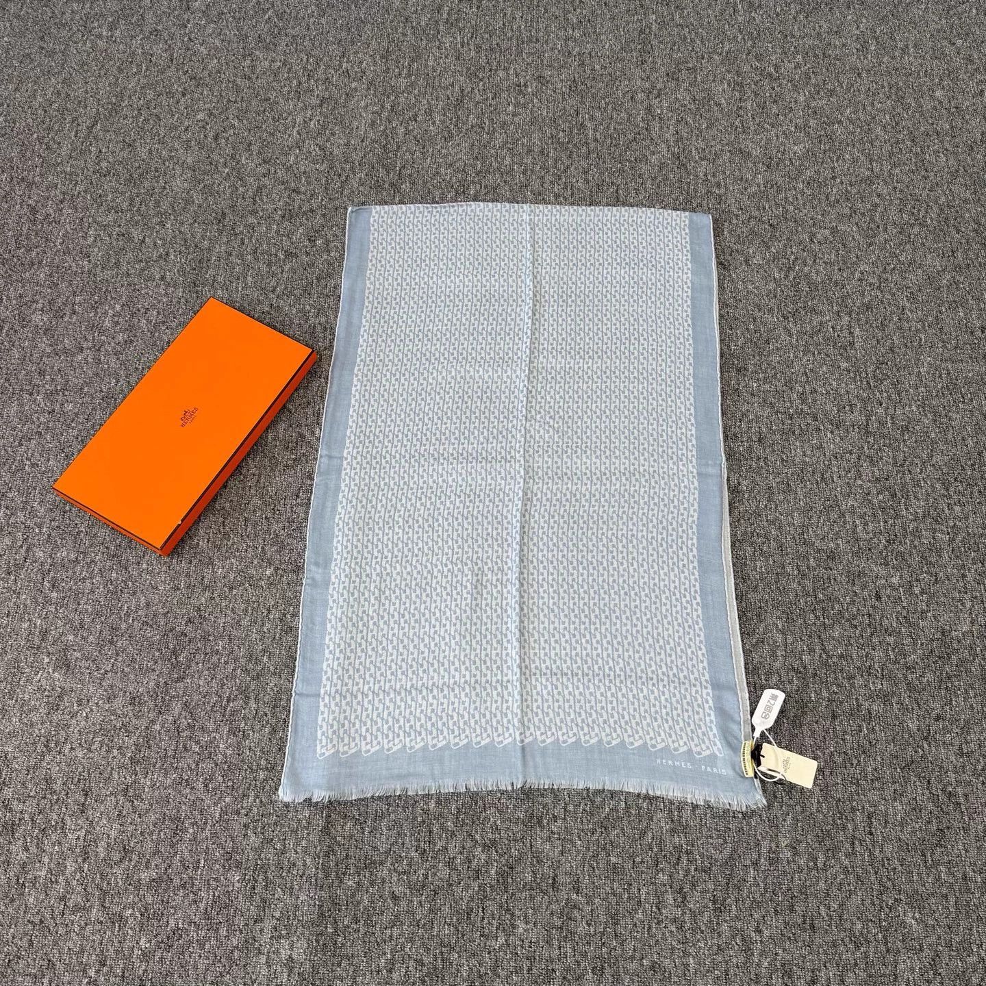 Hermes Hermes Blue H Monogram Two-Tone Tassel Cashmere Scarf NWT Size ONE SIZE - 1 Thumbnail