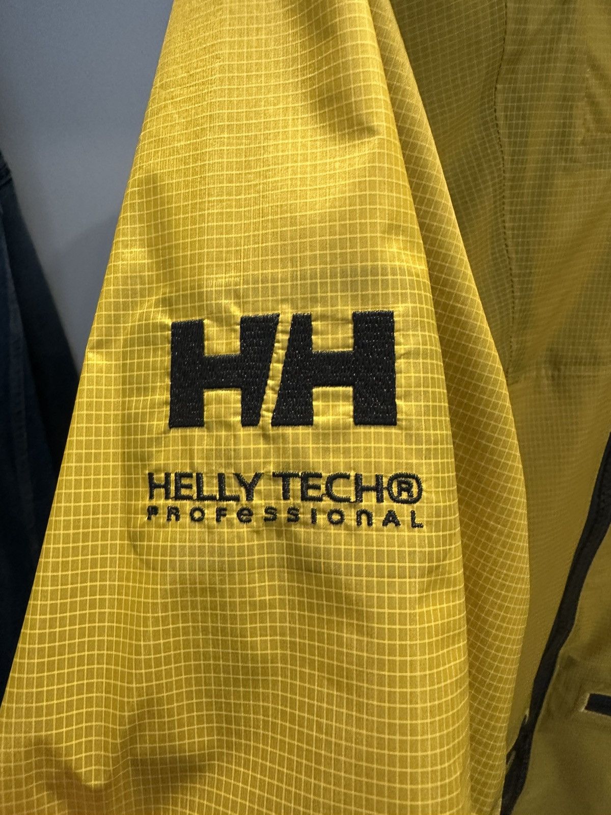 Helly Hansen Helly Hansen Arc Storm Nylon Water-Repellent Ripstop Jacket Size US M / EU 48-50 / 2 - 3 Thumbnail