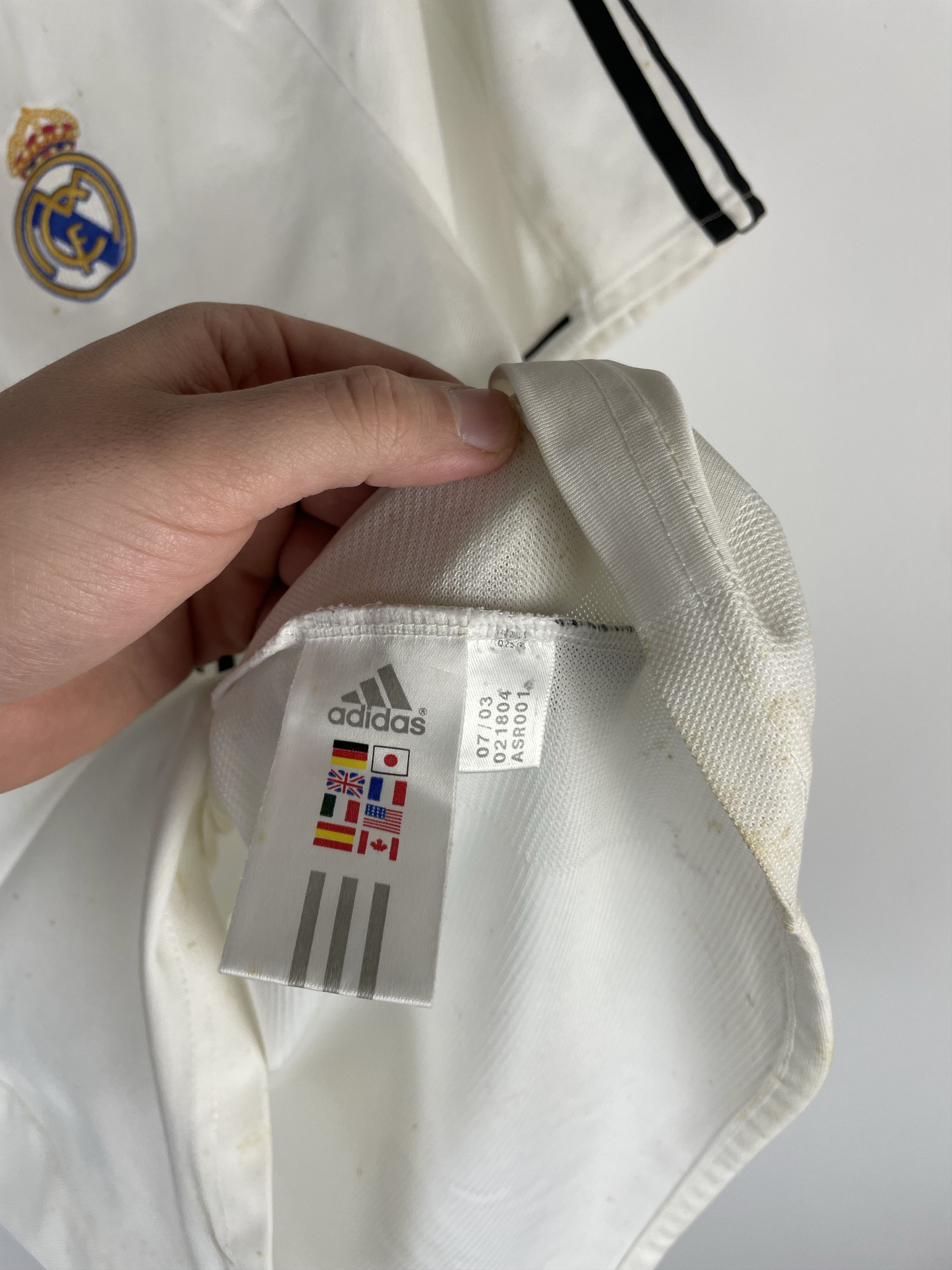 Adidas × Vintage Adidas Real Madrid 2003-2004 home jersey Size US S / EU 44-46 / 1 - 9 Thumbnail