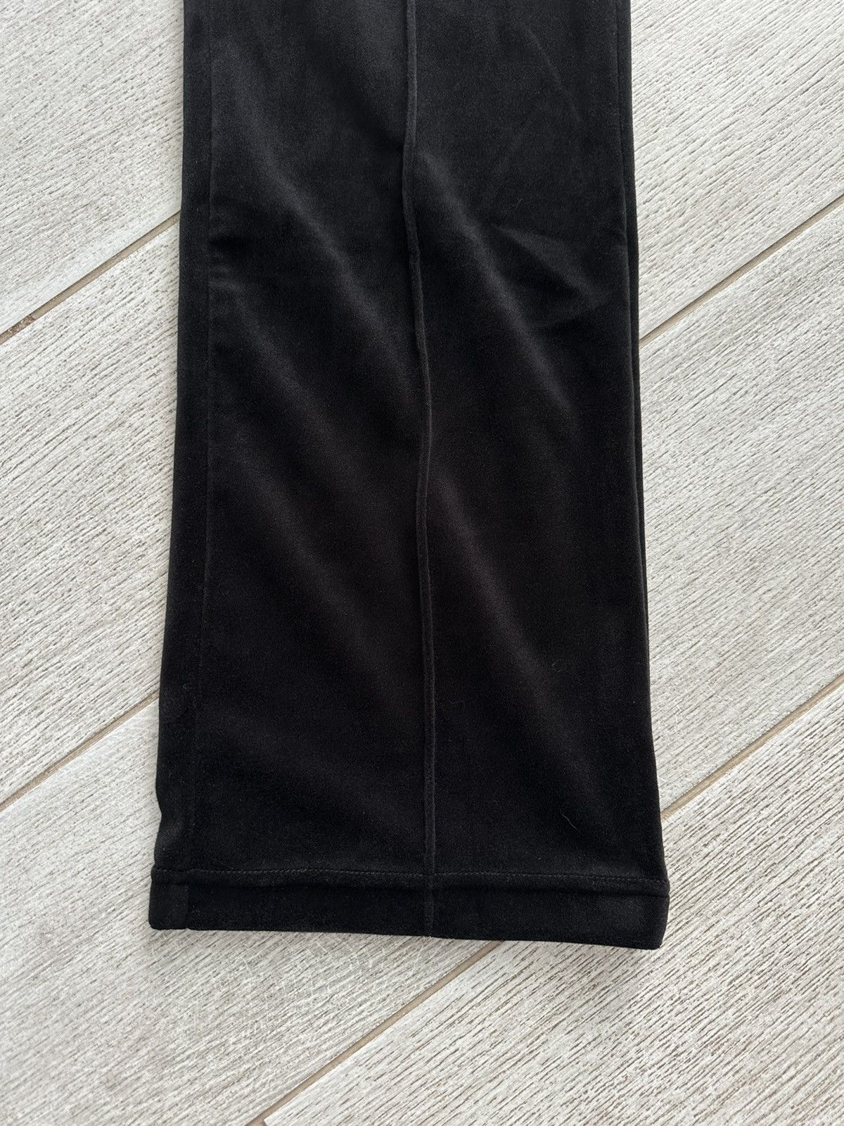 Juicy Couture Juicy Couture Big Logo Velvet Pants Vintage Y2K Style Size 32" / US 10 / IT 46 - 8 Thumbnail