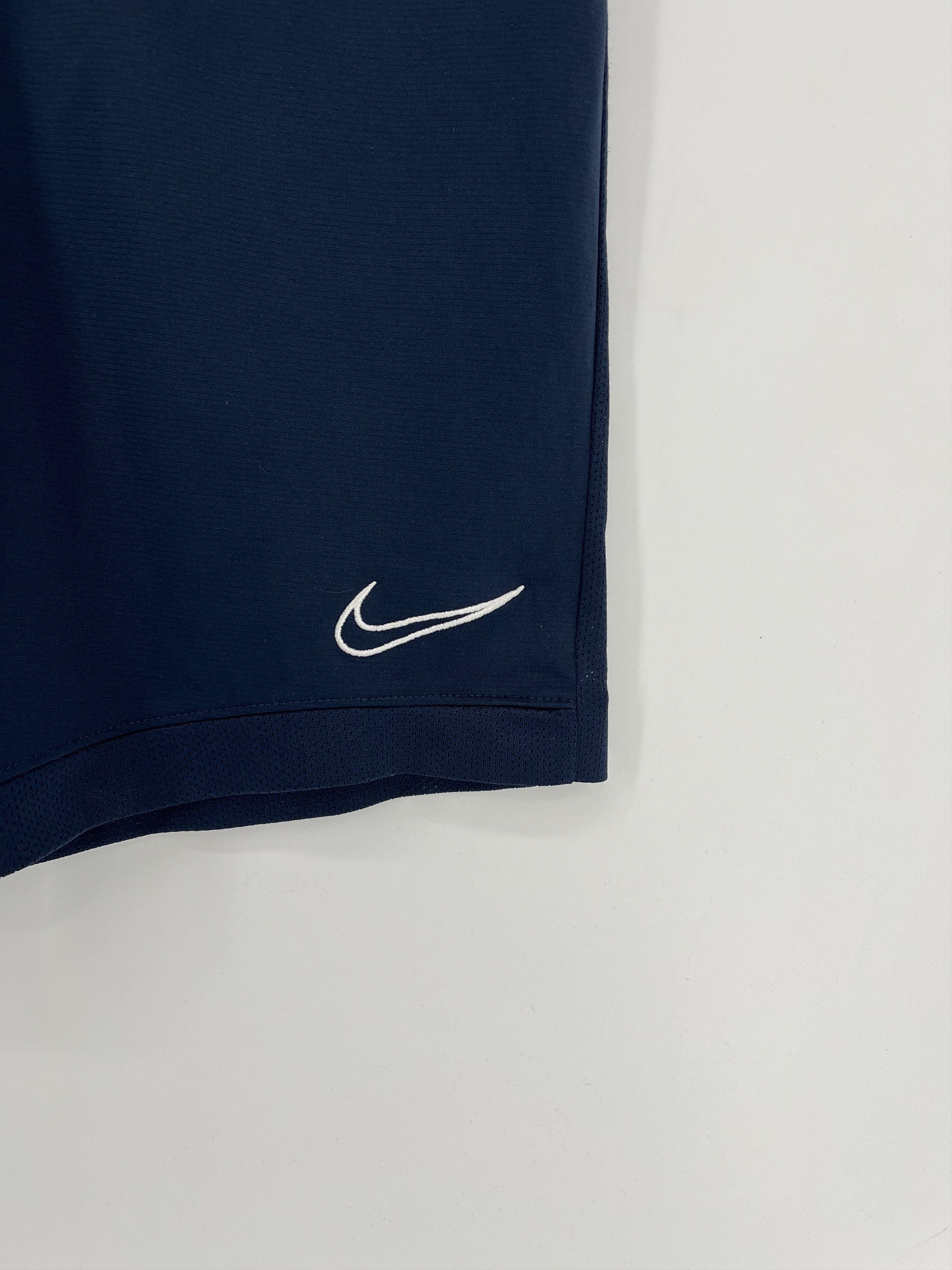 Nike 90s Vintage Nike Swoosh Logo Shorts Travis Style Size US 32 / EU 48 - 4 Thumbnail