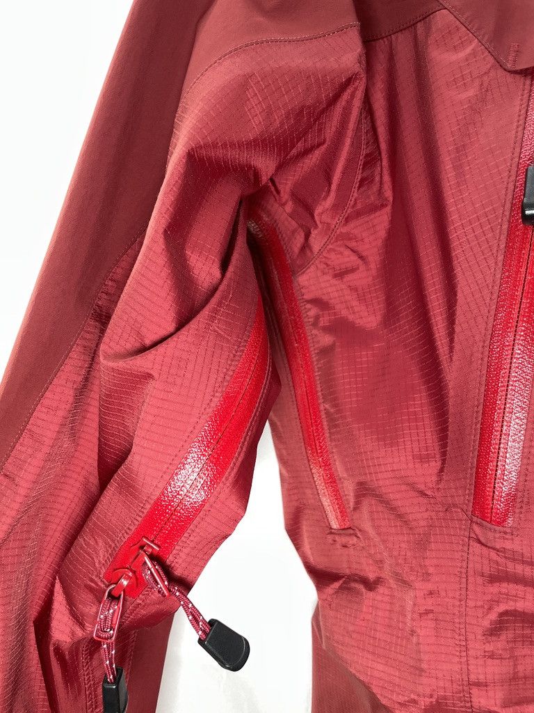 Arc'teryx ARCTERYX Theta AR 2003 Sangria Red Vintage Gore Tex Jacket Size US S / EU 44-46 / 1 - 16 Thumbnail
