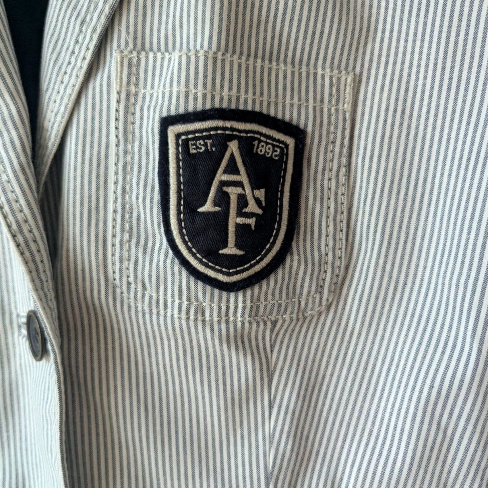 Abercrombie & Fitch Abercrombie & Fitch Blue White Pinstripe Crest Blazer Jacket Women S Notch Lapel Two-Button Front Casual Workwear Size S / US 4 / IT 40 - 3 Thumbnail