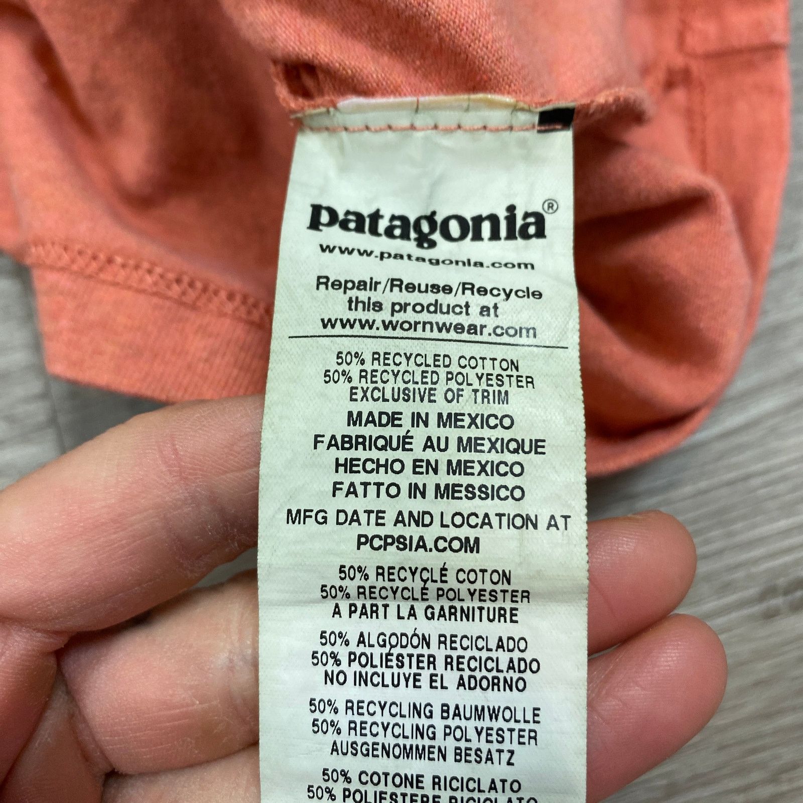 Patagonia Patagonia P-6 Logo Regular Fit Responsibili-tee Shirt Mens S Size US S / EU 44-46 / 1 - 8 Thumbnail