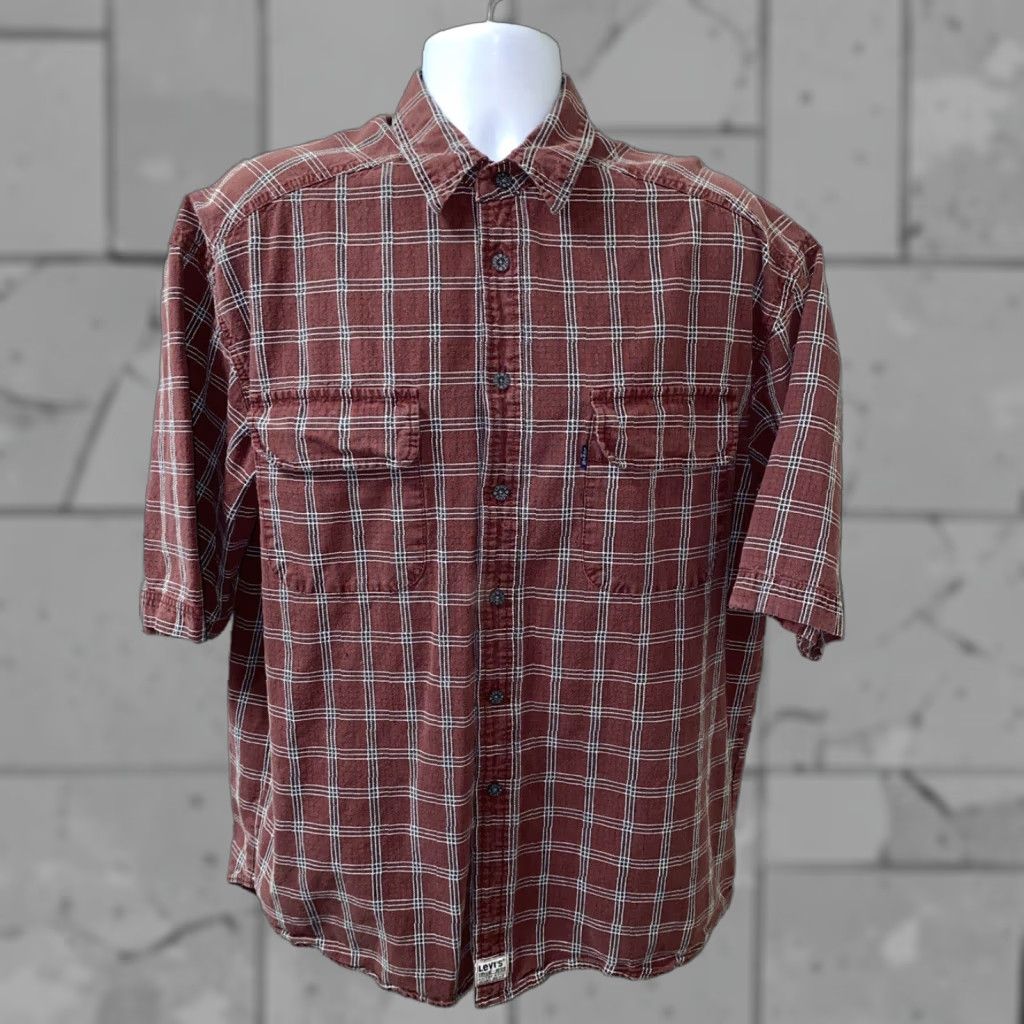 Levi's Levi's Red Checkered Short Sleeve Button-Up Shirt Adult Large Casual Mens Size US L / EU 52-54 / 3 - 1 Thumbnail