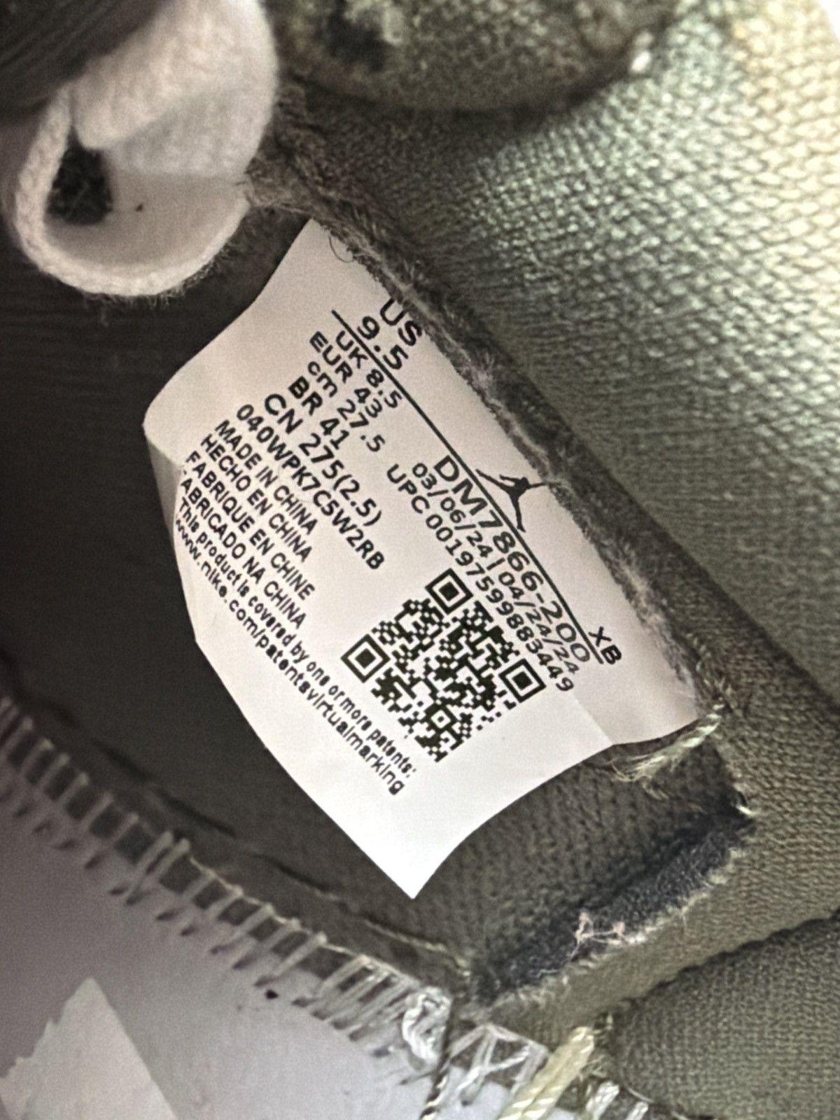 Jordan Brand × Travis Scott Travis Scott Medium Olive Size US 9.5 / EU 42-43 - 8 Thumbnail