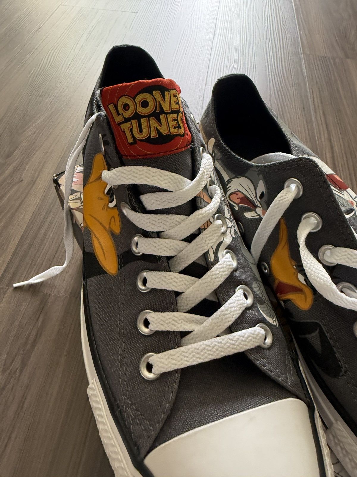 Converse Converse x Looney Tunes Chuck Taylor All Star Low Men’s 11 Size US 11 / EU 44 - 5 Thumbnail