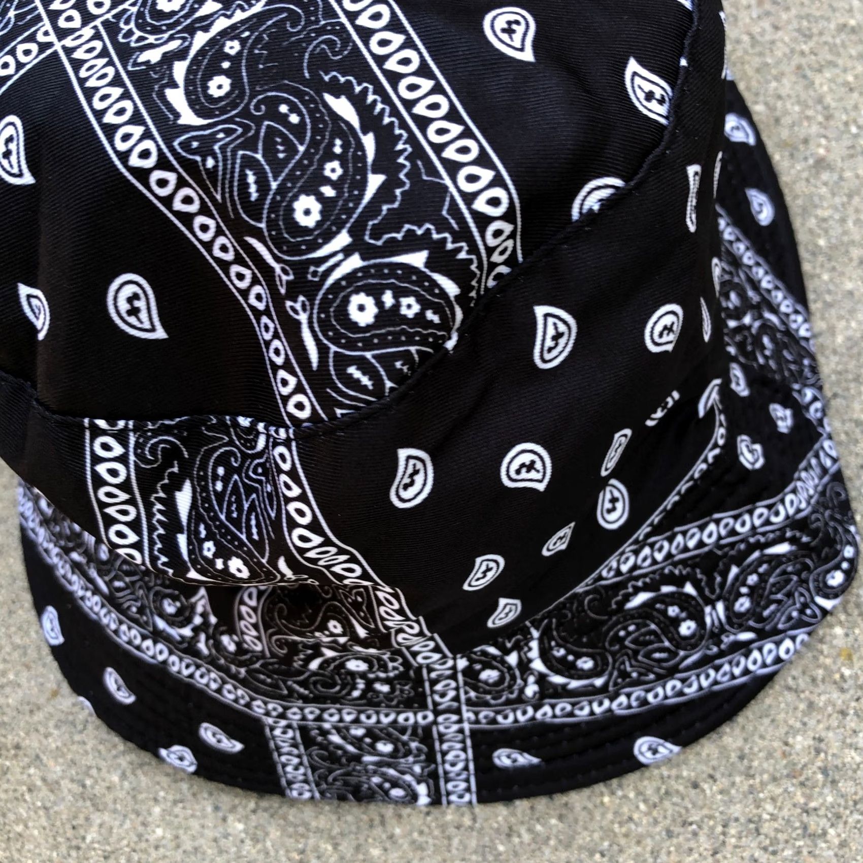 Vintage VINTAGE DO EVERYTHING IN LOVE Reversible Bucket Hat Women's Bandana Paisley Print Cap Black One Size Bucket Hat Womens Black Paisley Print Cap Size ONE SIZE - 3 Thumbnail
