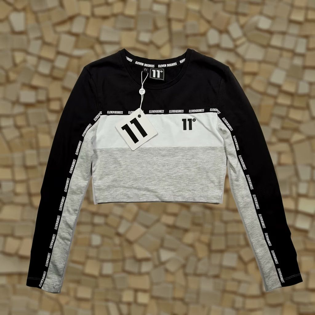 Vintage 11 Degrees Womens T Shirt Cropped Crew Neck Long Sleeve Black Logo UK8 EUR36 Slim Cotton Elastane Jersey Casual Ladies XS-8 Womens Size M / US 6-8 / IT 42-44 - 1 Thumbnail