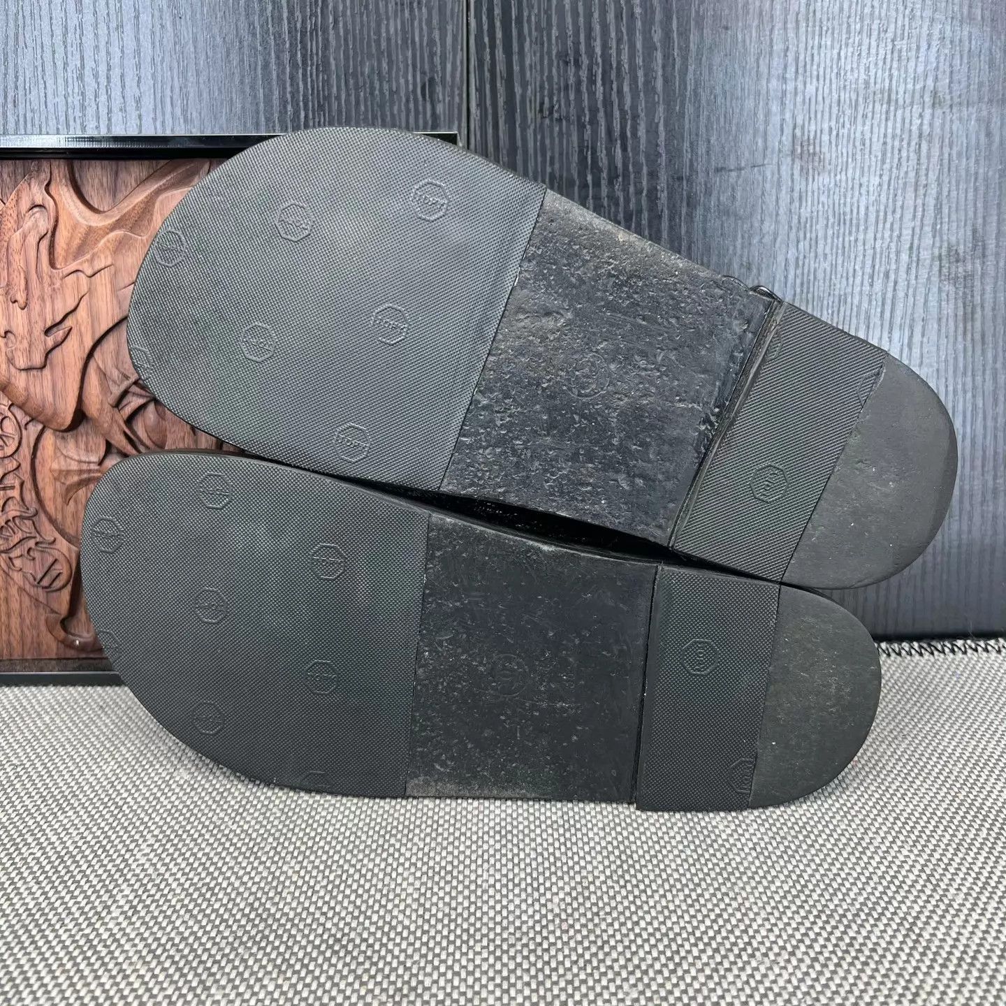 Chanel Chanel Women's Velcro Sandals 38 Near New Original Box Size US 7.5 / IT 37.5 - 8 Thumbnail