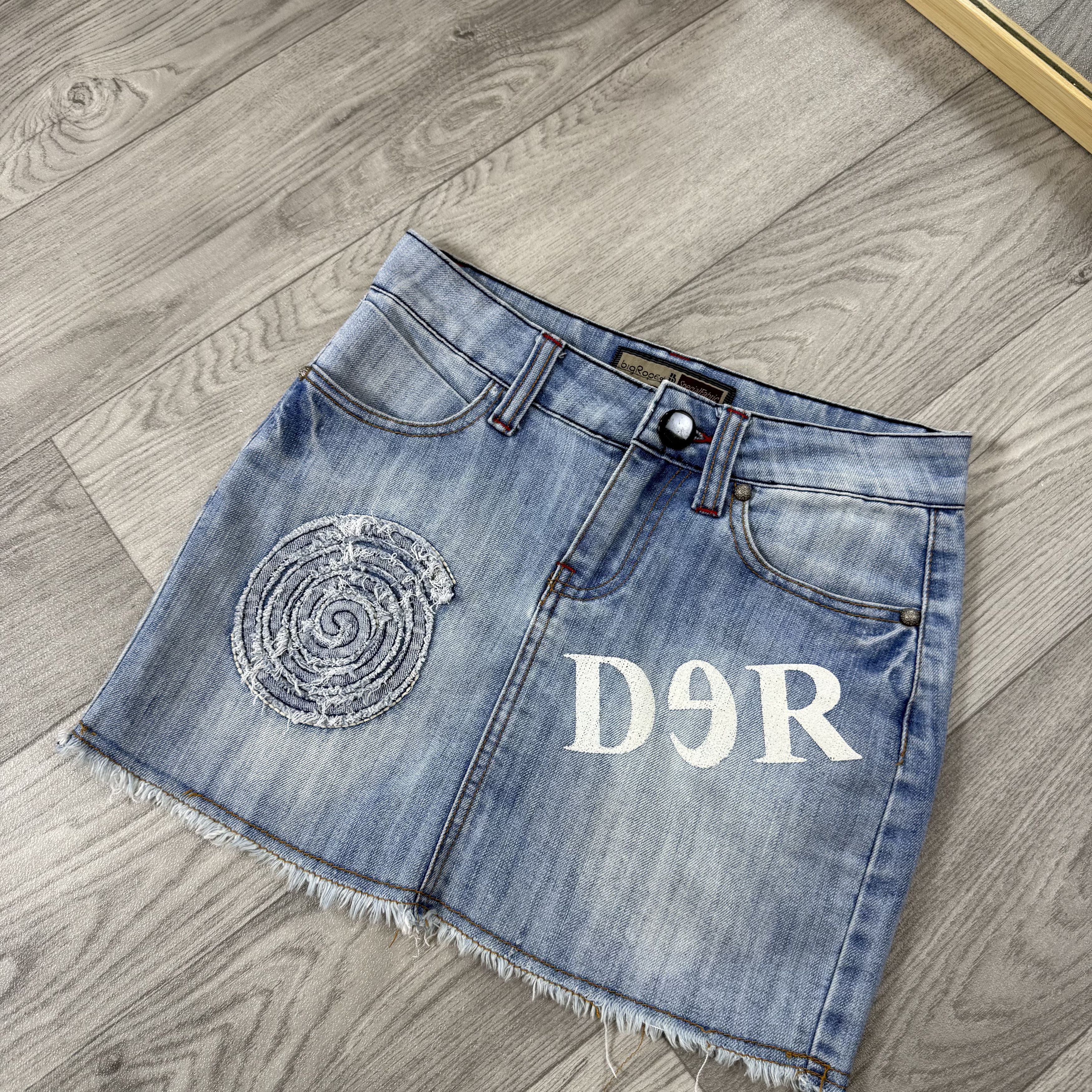 Vintage Vintage Y2K Avant-Garde Graphic Denim Mini Skirt XS Size 24" / US 00 / IT 34 - 7 Thumbnail